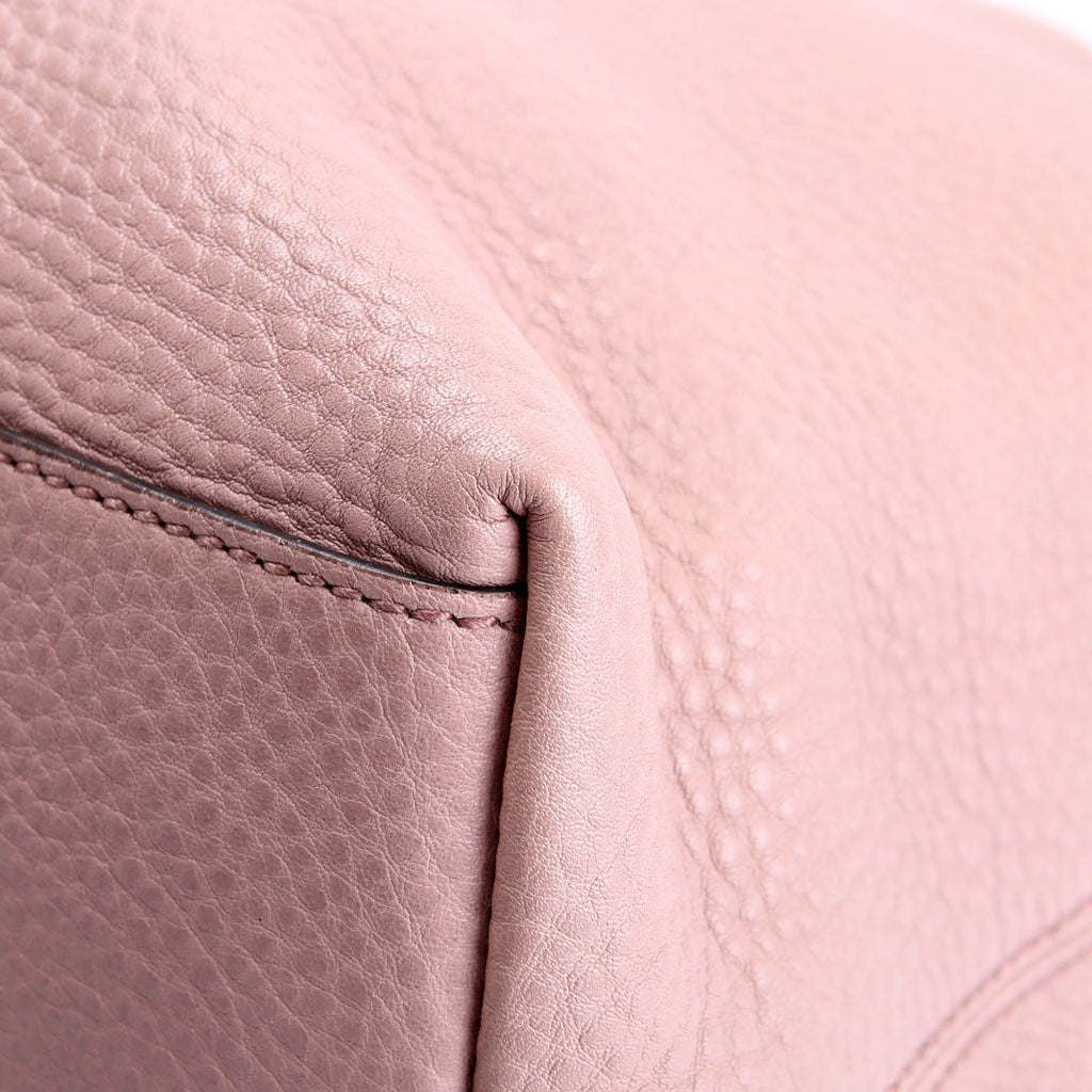 308982 Soho Leather Shoulder Medium Mauve