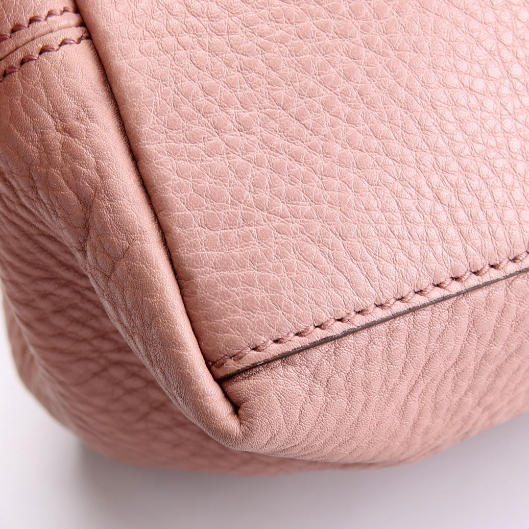 308982 Soho Leather Shoulder Medium Mauve