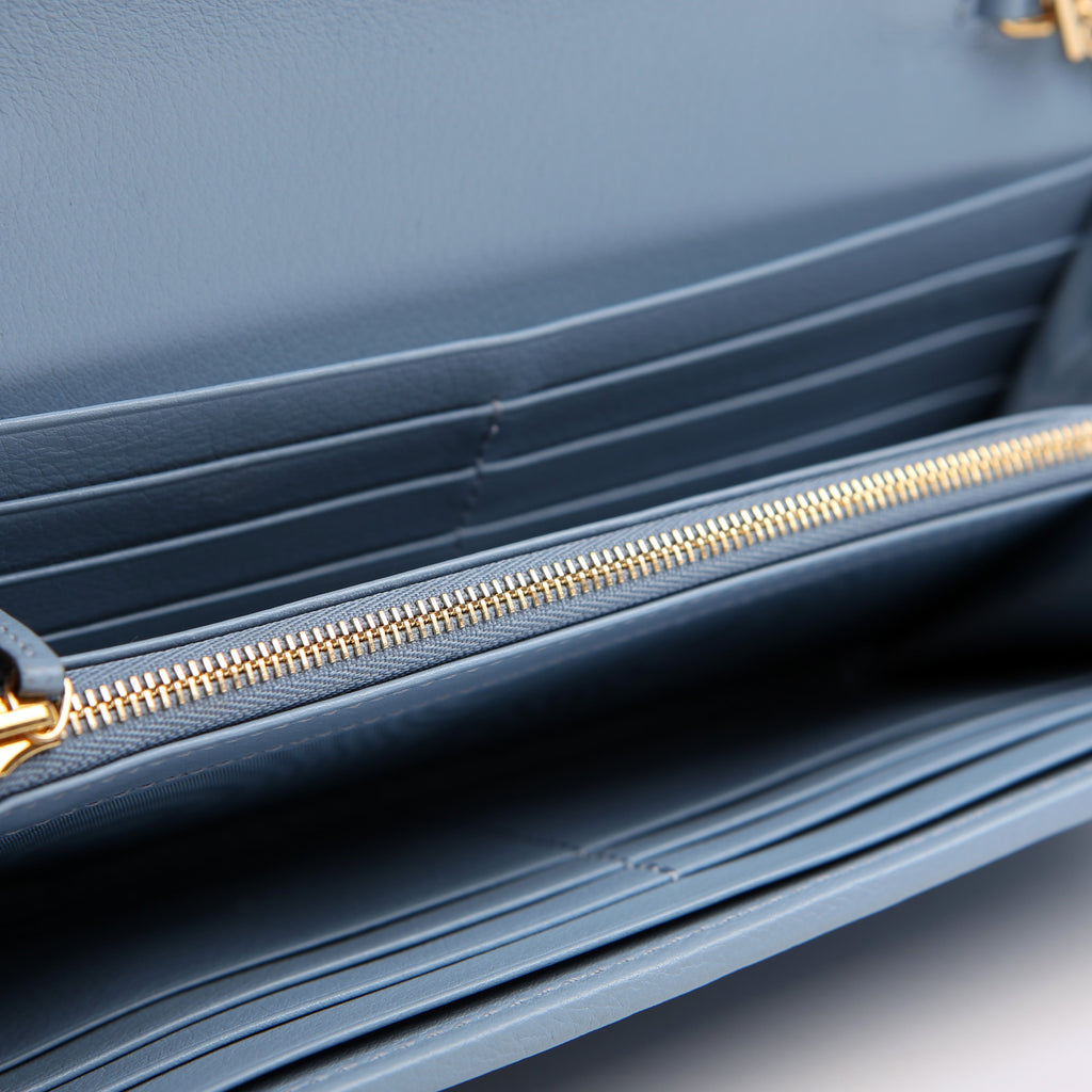 725215 Blondie Leather Continental Chain Wallet Blue