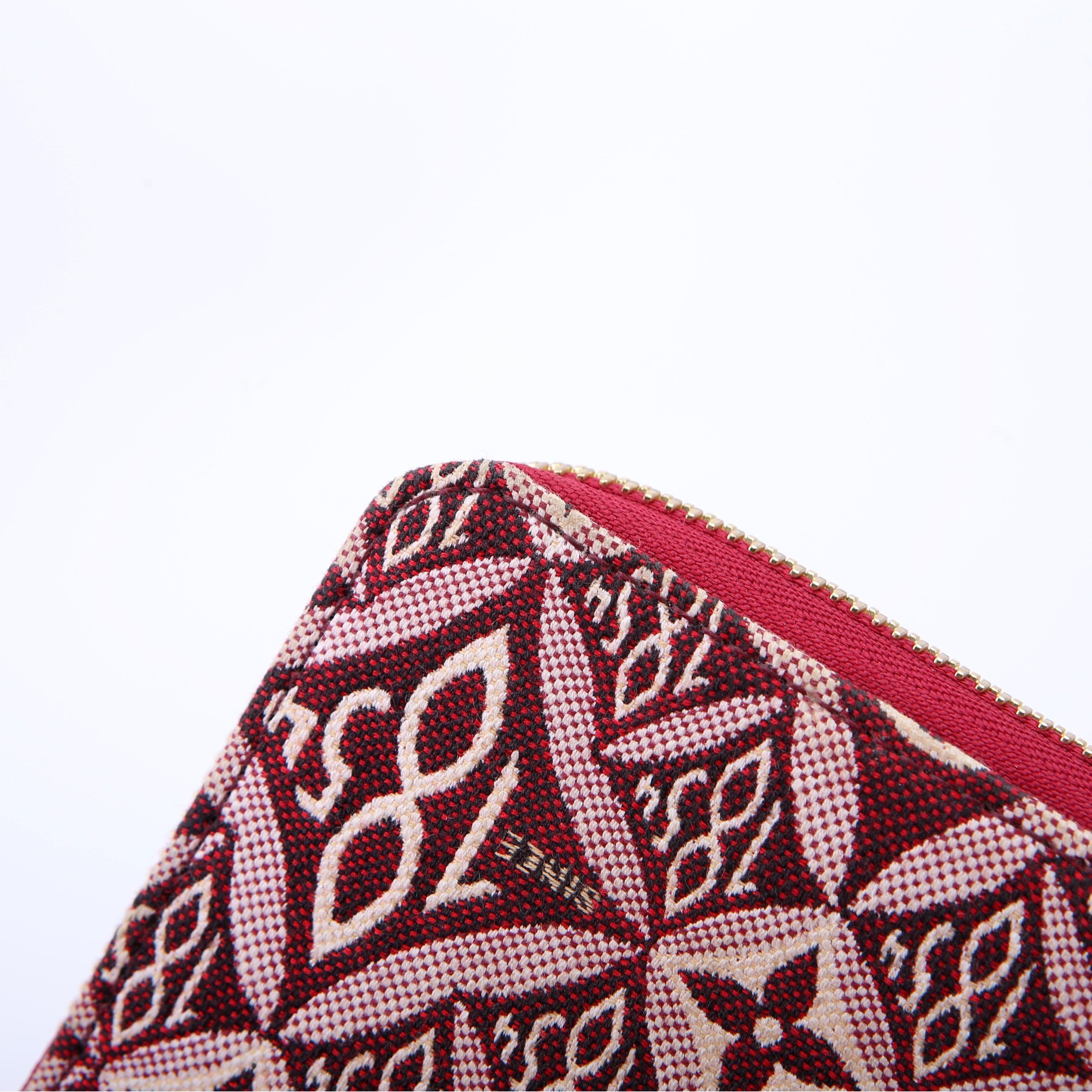 Zippy Wallet Since 1854 Jacquard Maroon