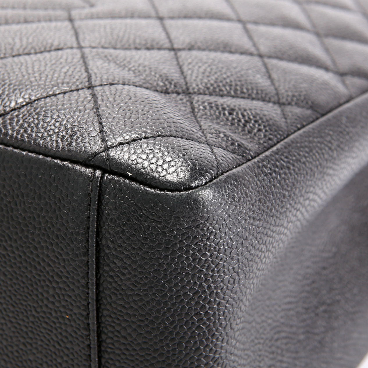 Grand Shopping Tote Caviar Black