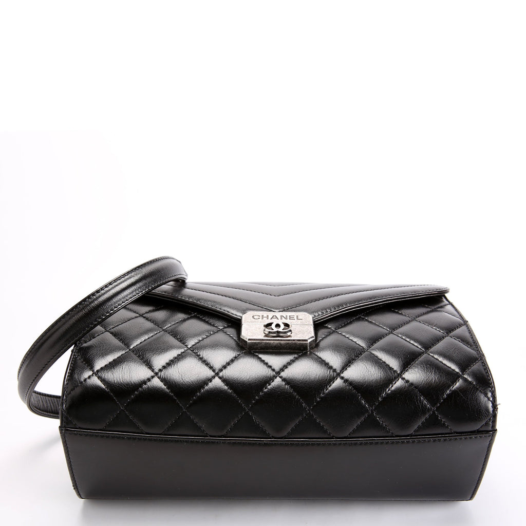 Mad About Quilting Flap Medium Calfskin 23M Black