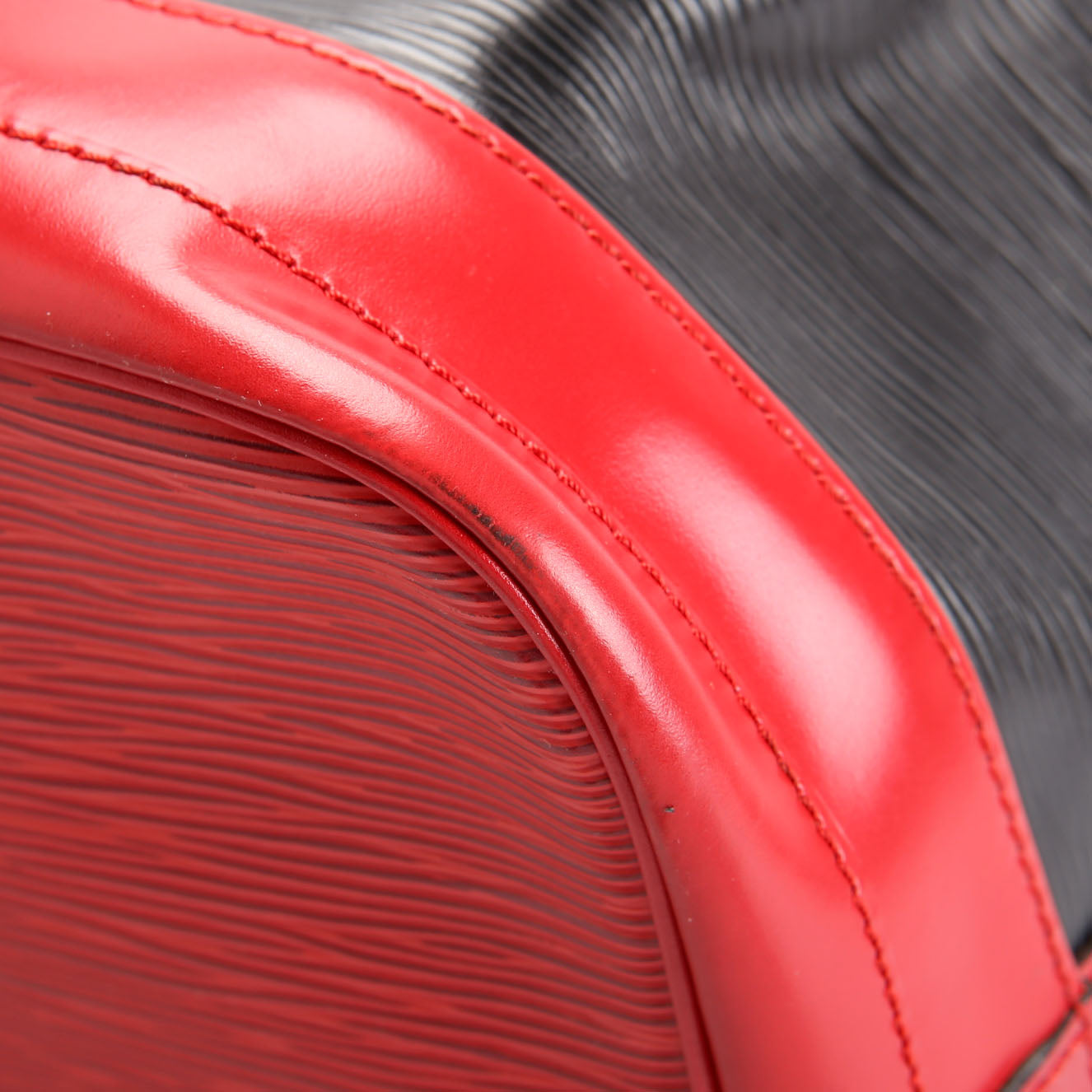 Noe Epi Leather Vintage Black/Red