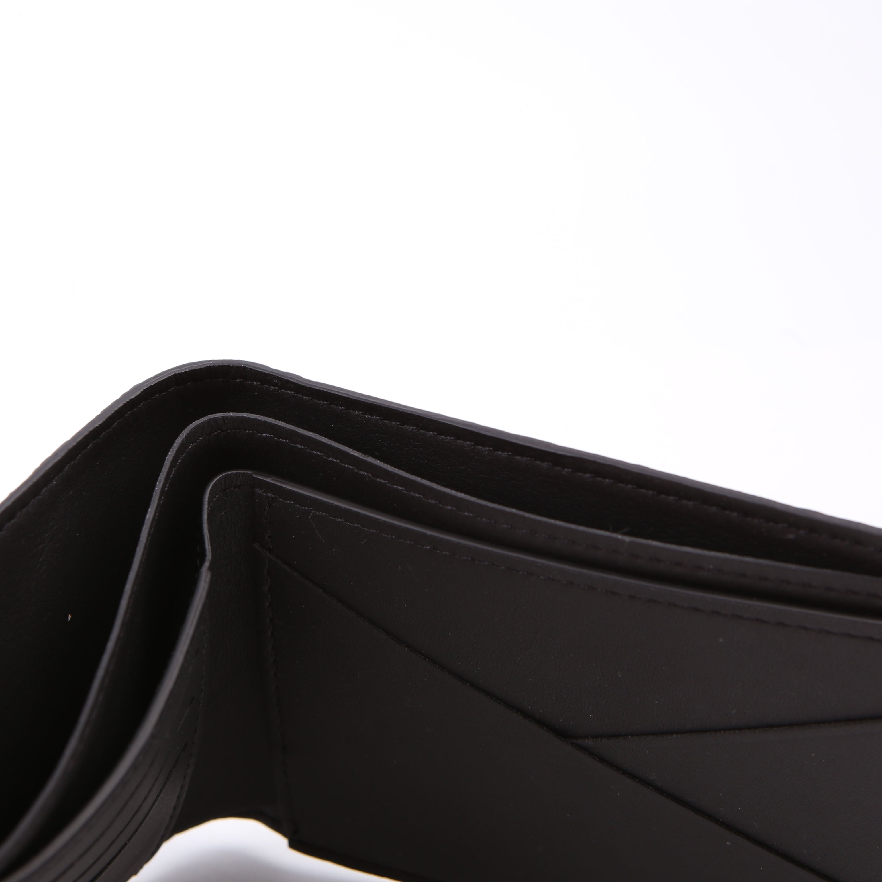 Multiple Wallet Shadow Monogram Leather Black