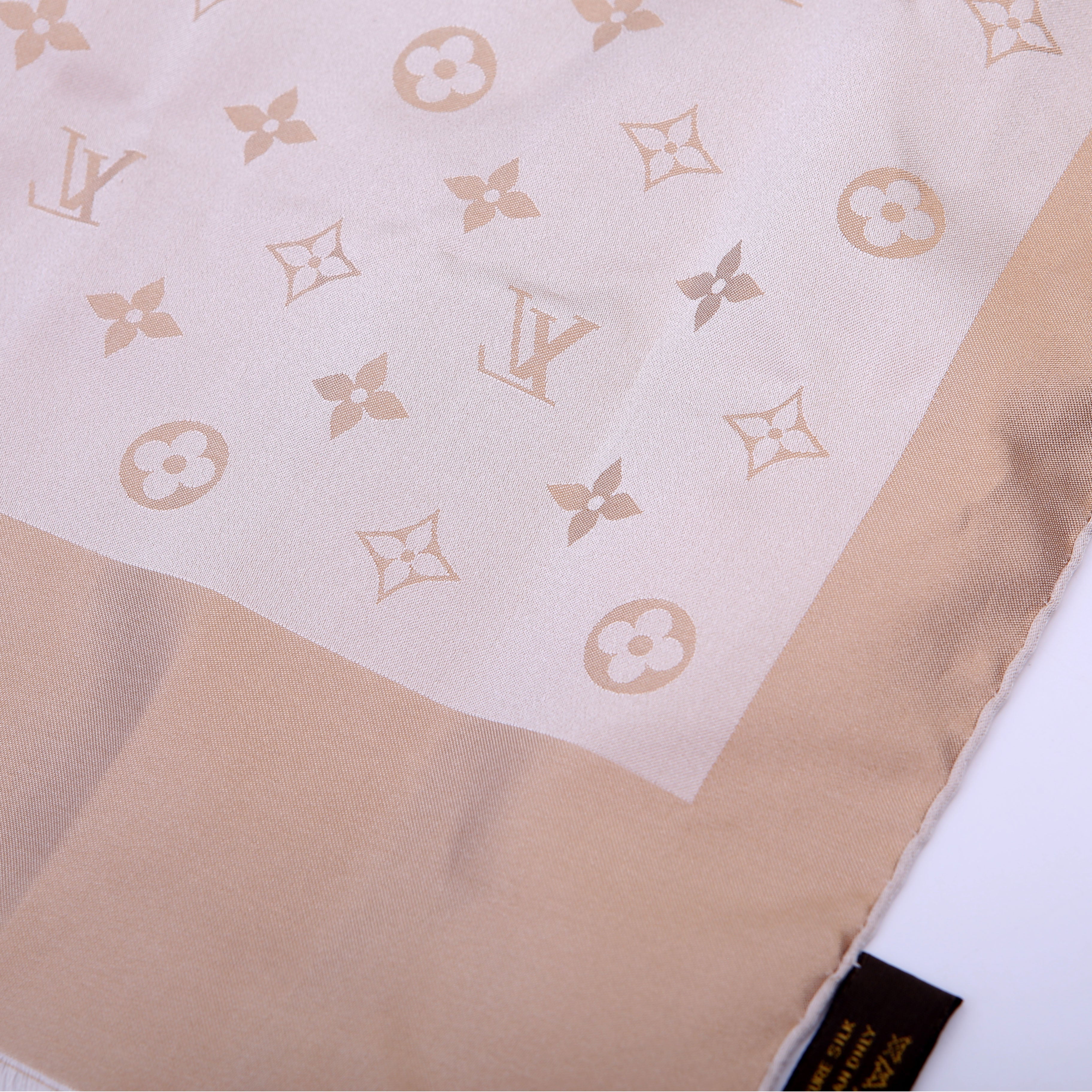 Stole Monogram Shine Scarf