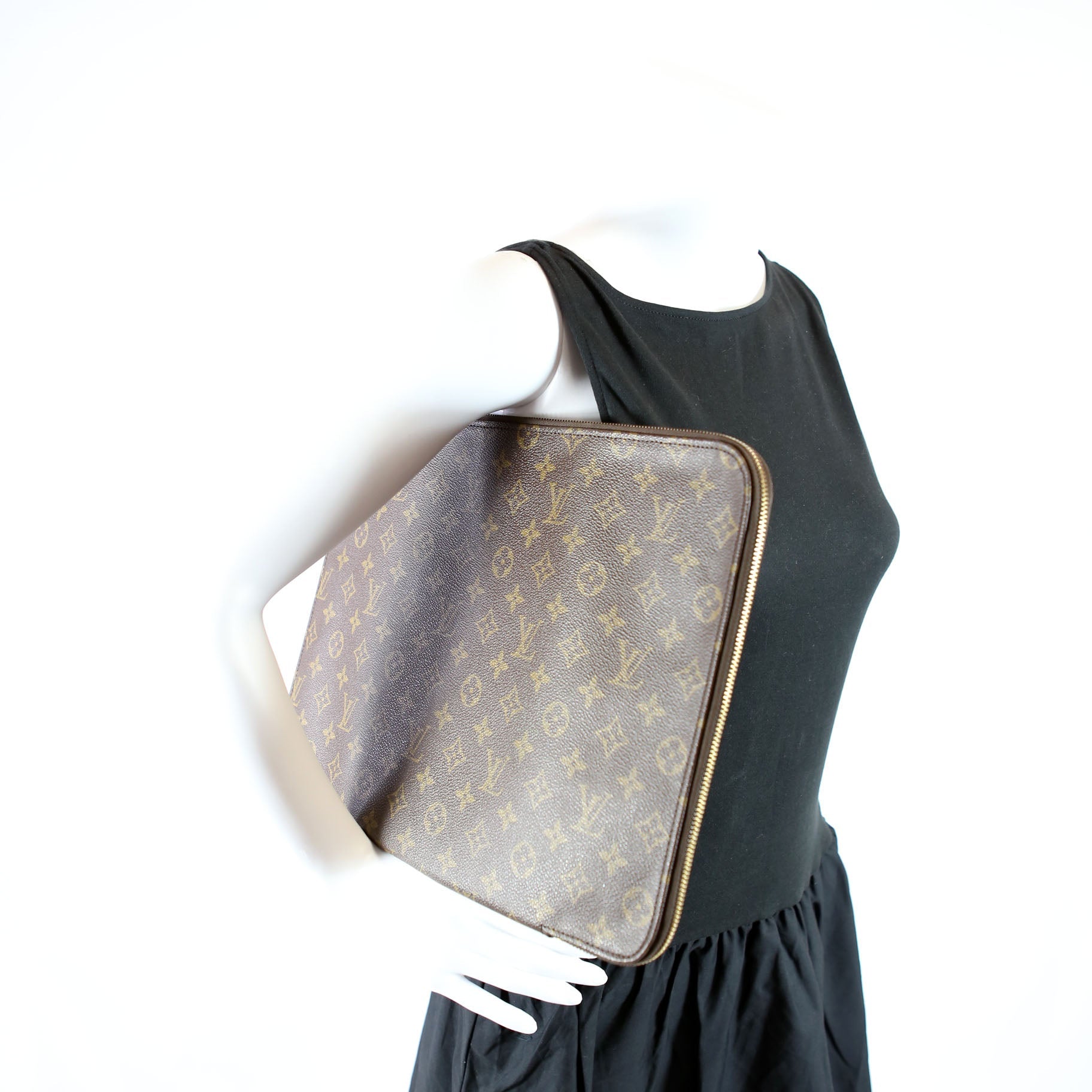Pochette Documents 38 Monogram