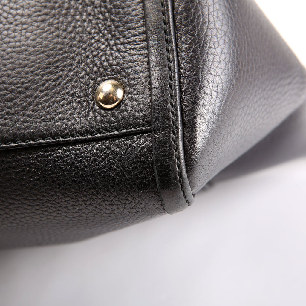 369176 Soho Crossbody Black