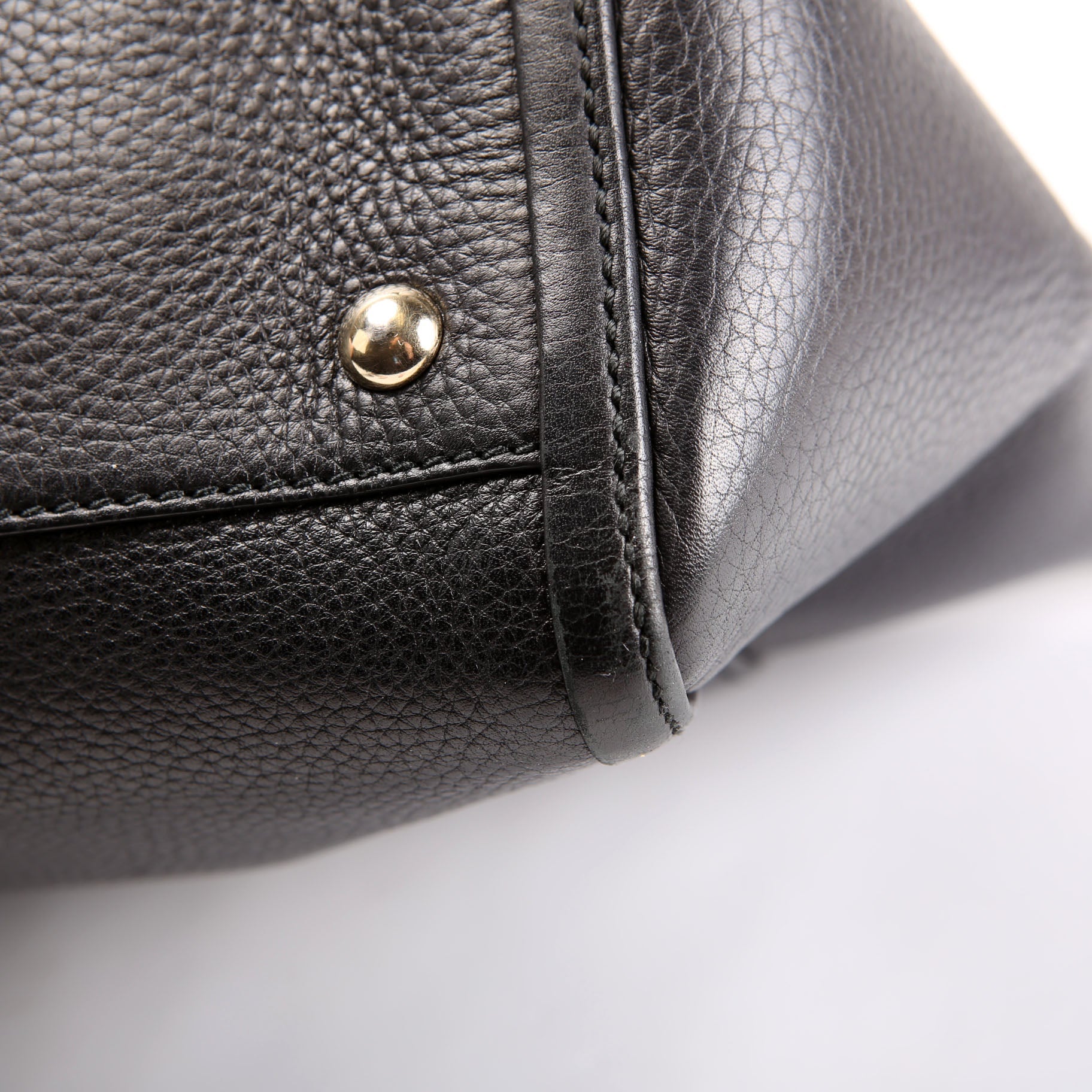 369176 Soho Crossbody Black