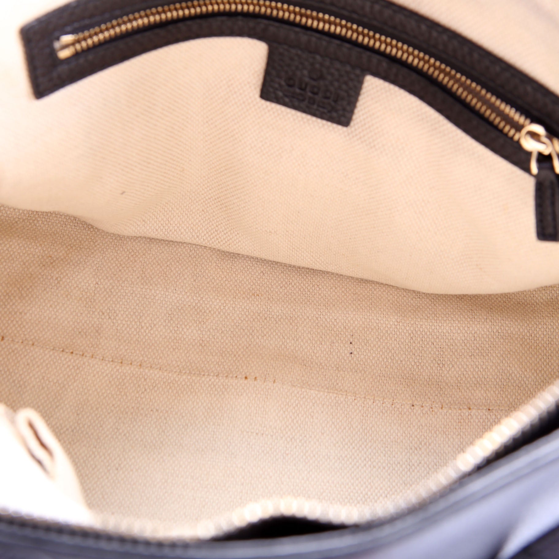 369176 Soho Crossbody Black