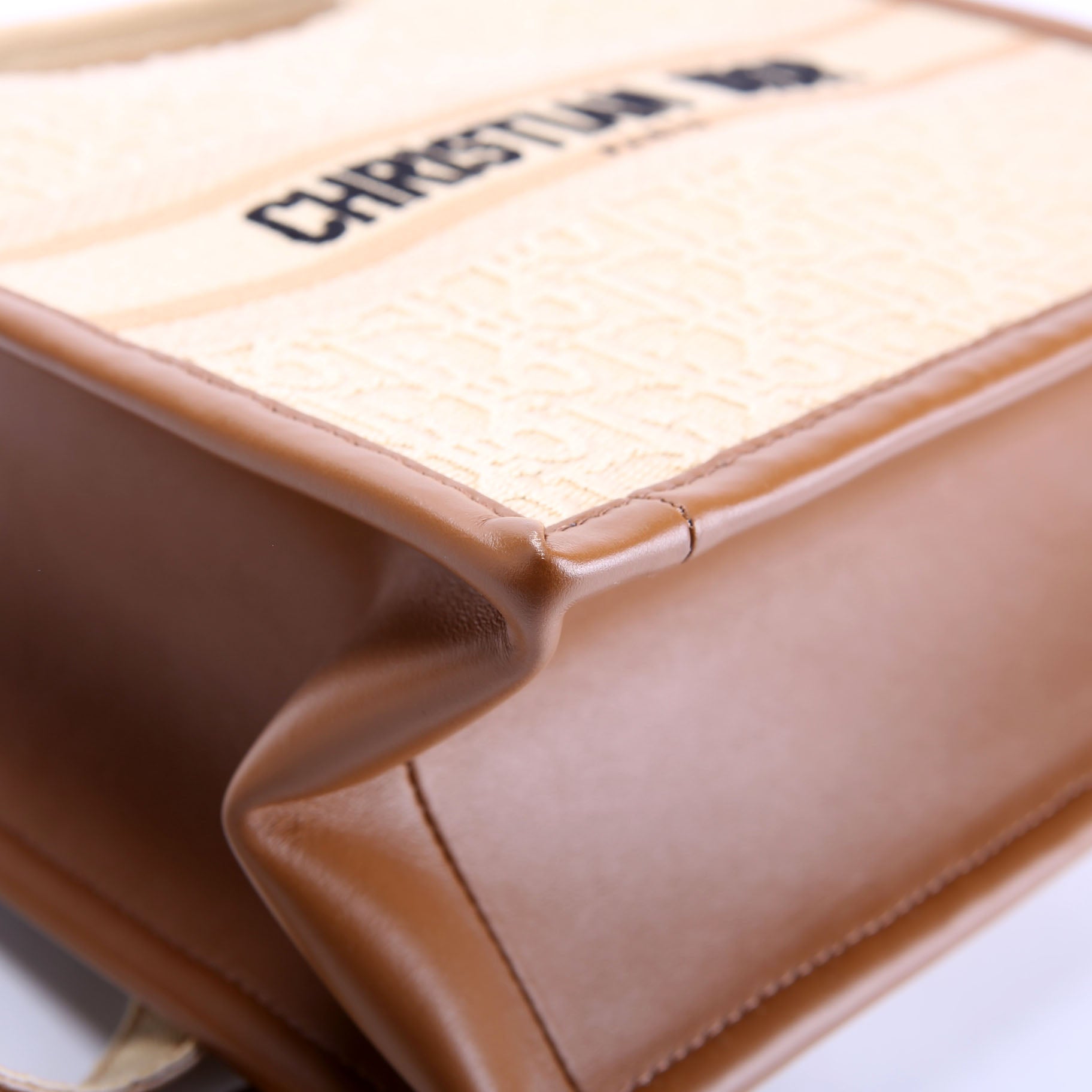 Book Tote Small With Strap Oblique Raffia/Calfskin Tan