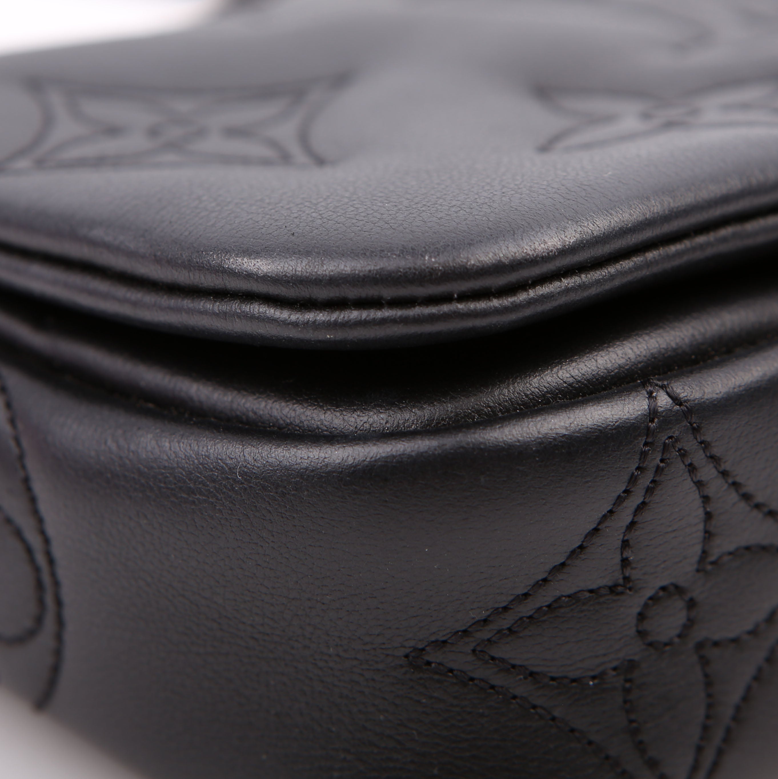 Wallet On Strap Bubblegram Black