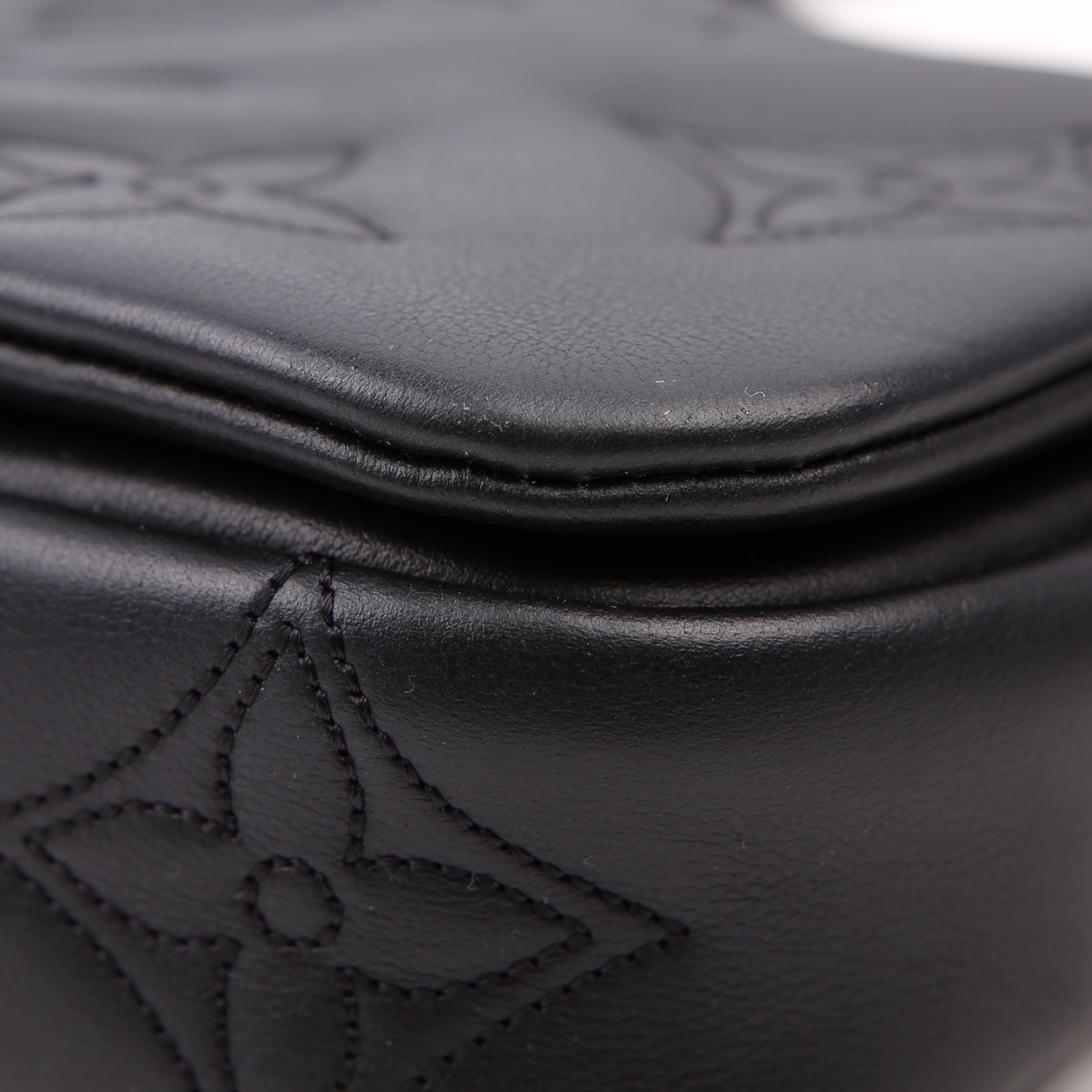Wallet On Strap Bubblegram Black