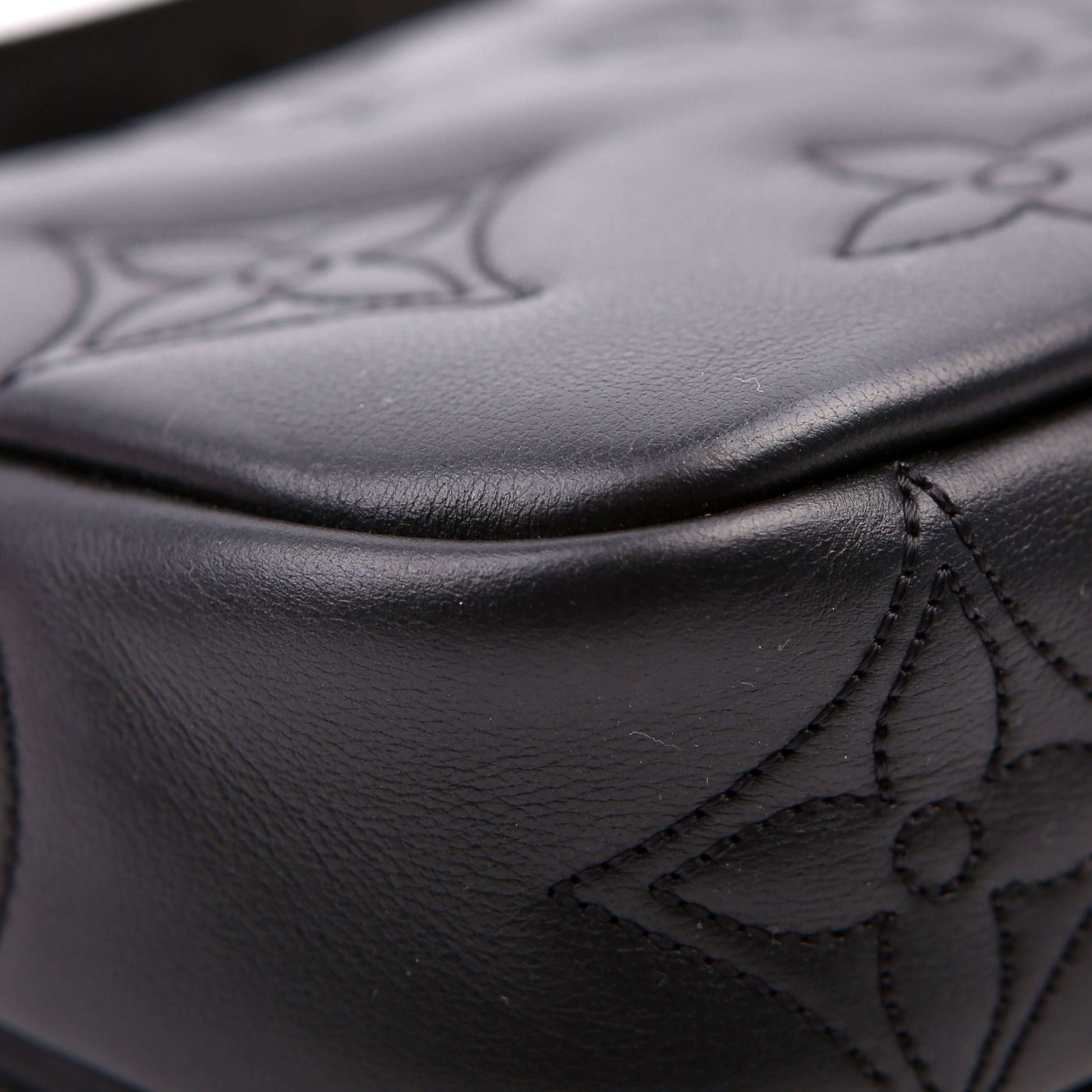 Wallet On Strap Bubblegram Black