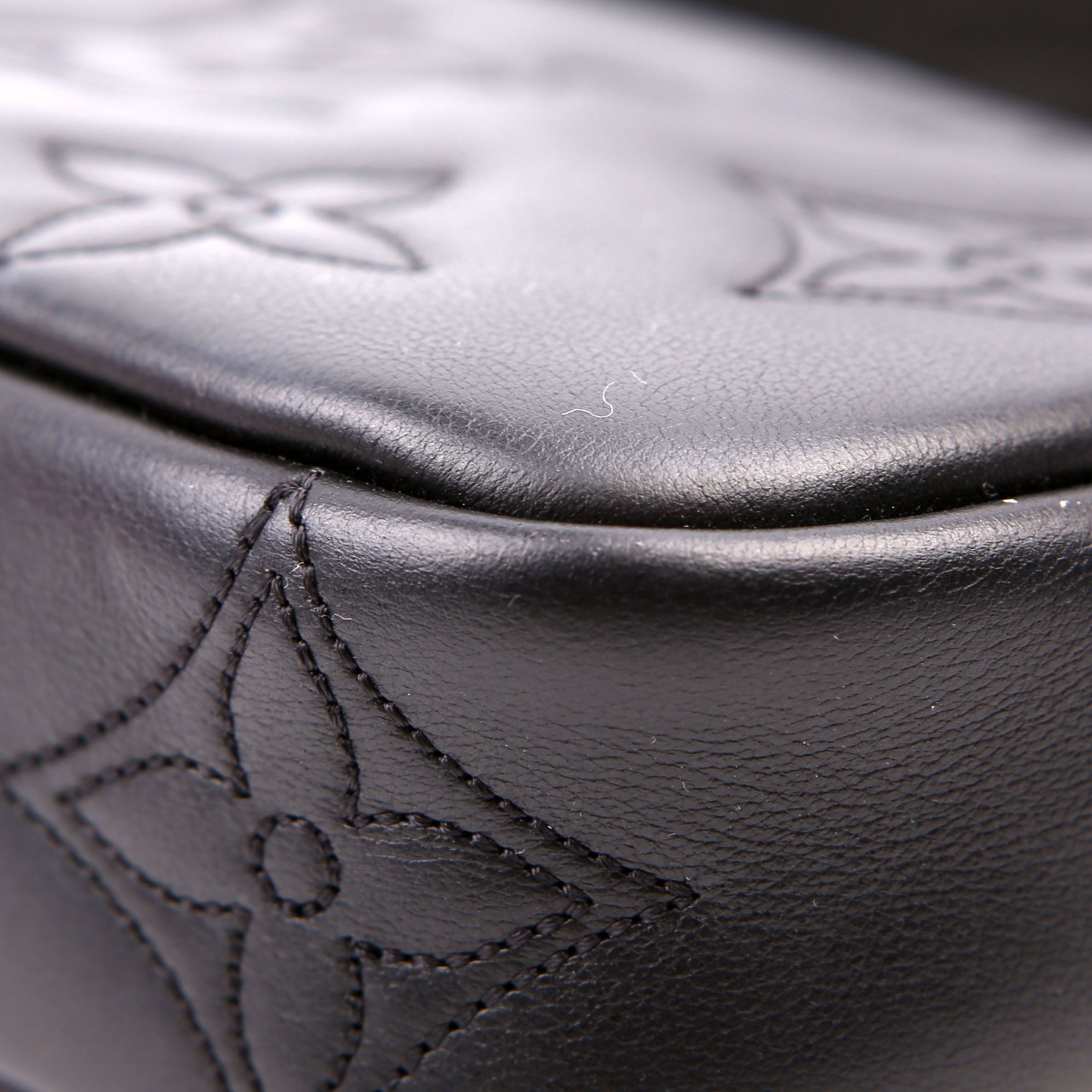 Wallet On Strap Bubblegram Black