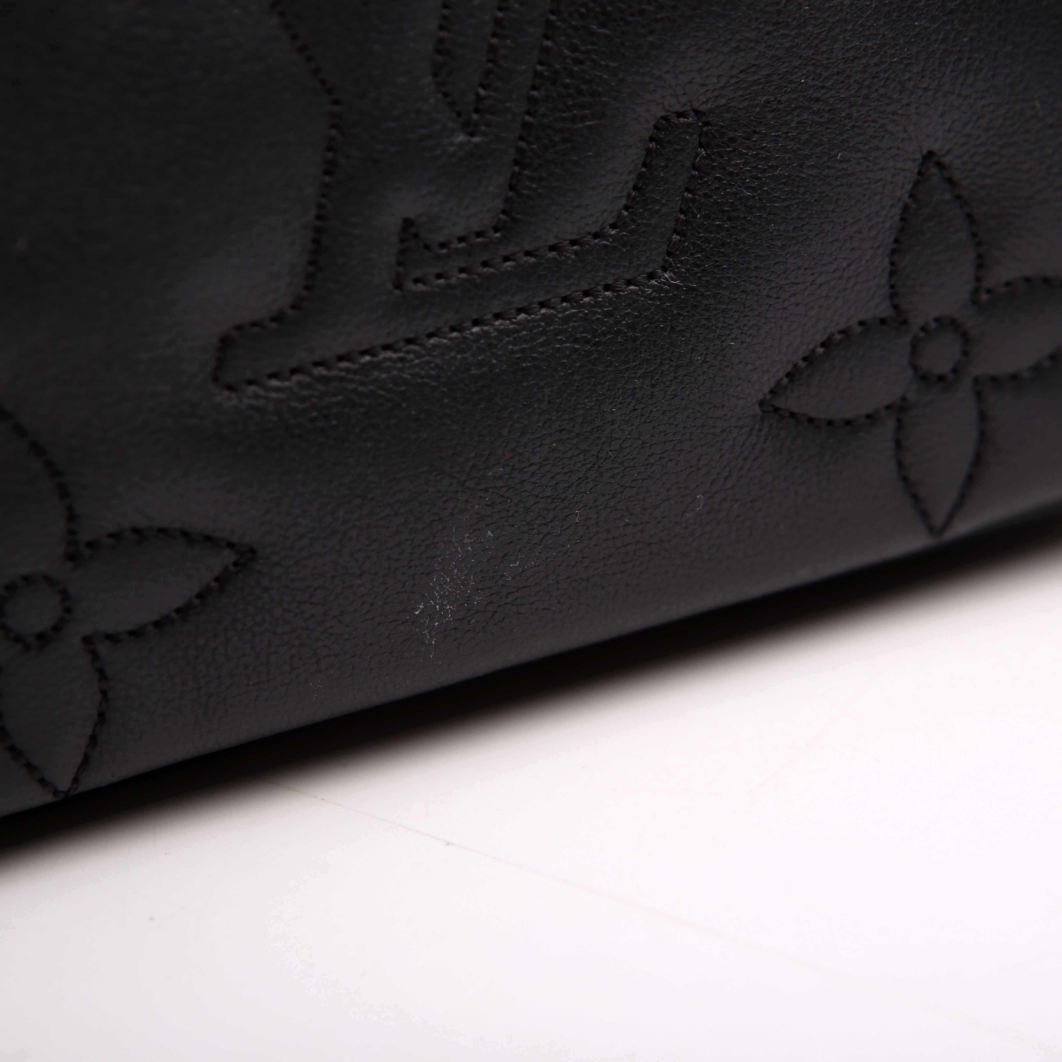 Wallet On Strap Bubblegram Black