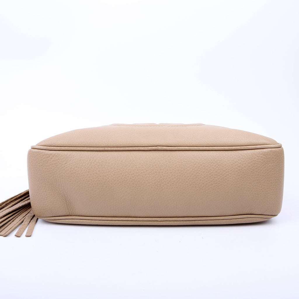 308983 Soho Chain Shoulder Bag Taupe