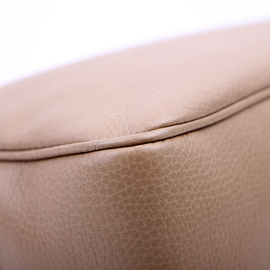 308983 Soho Chain Shoulder Bag Taupe