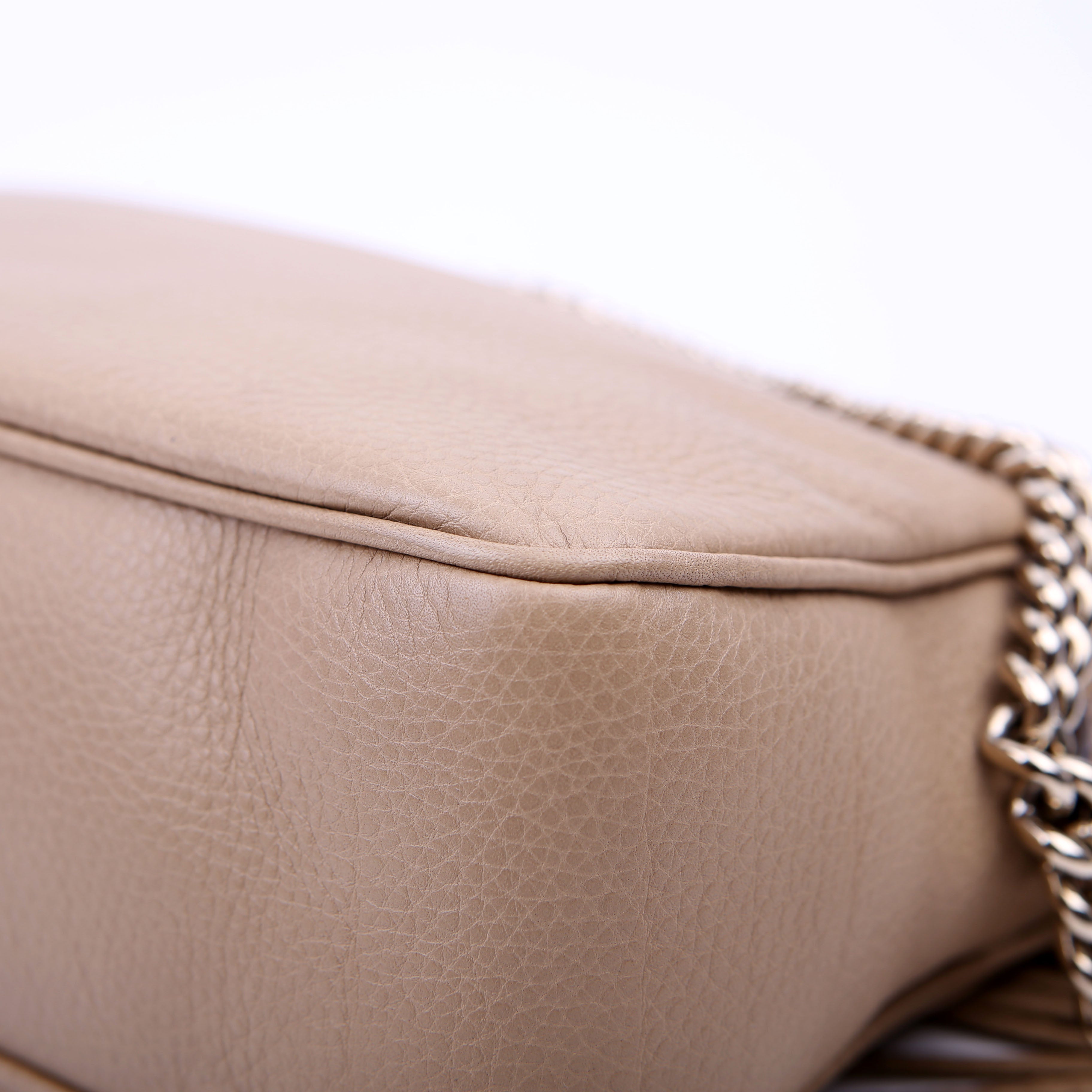 308983 Soho Chain Shoulder Bag Taupe