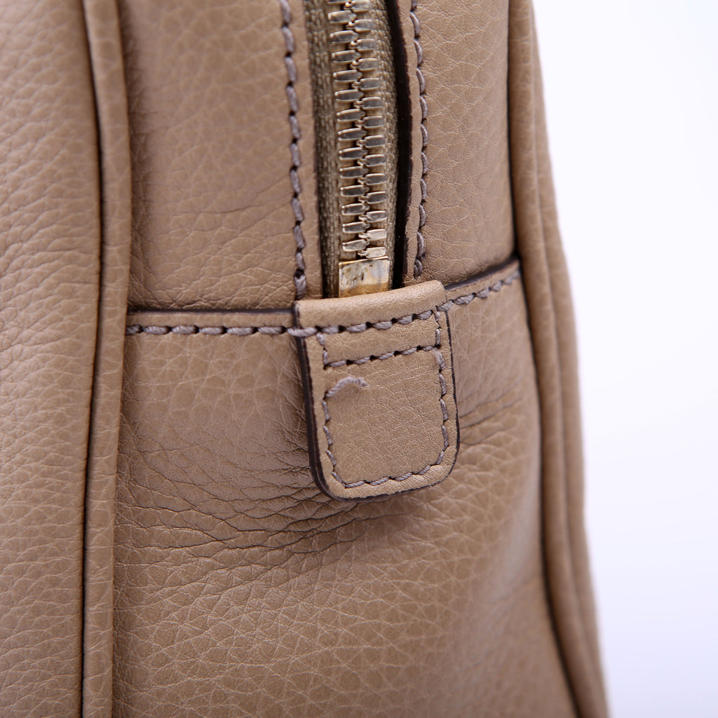 308983 Soho Chain Shoulder Bag Taupe