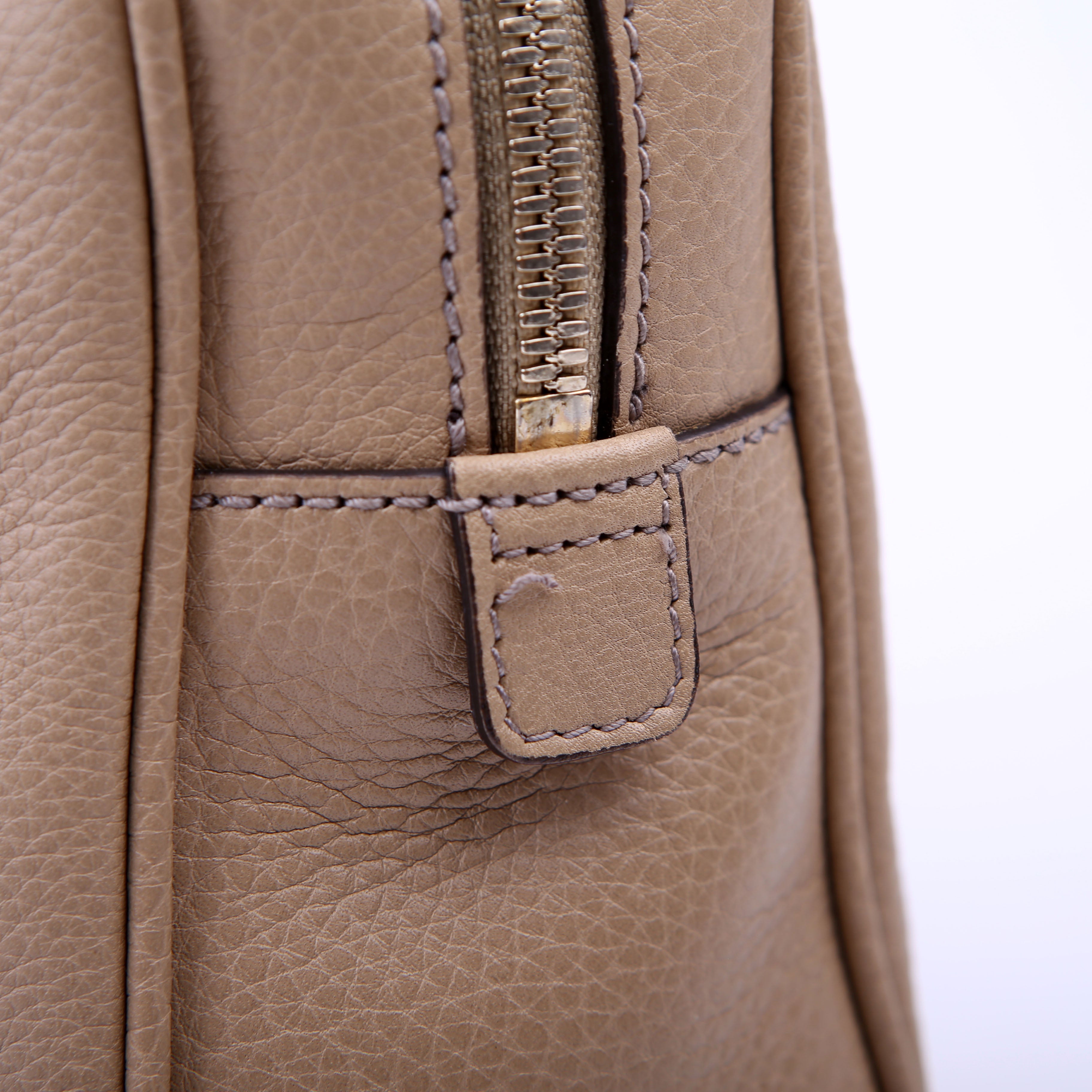 308983 Soho Chain Shoulder Bag Taupe
