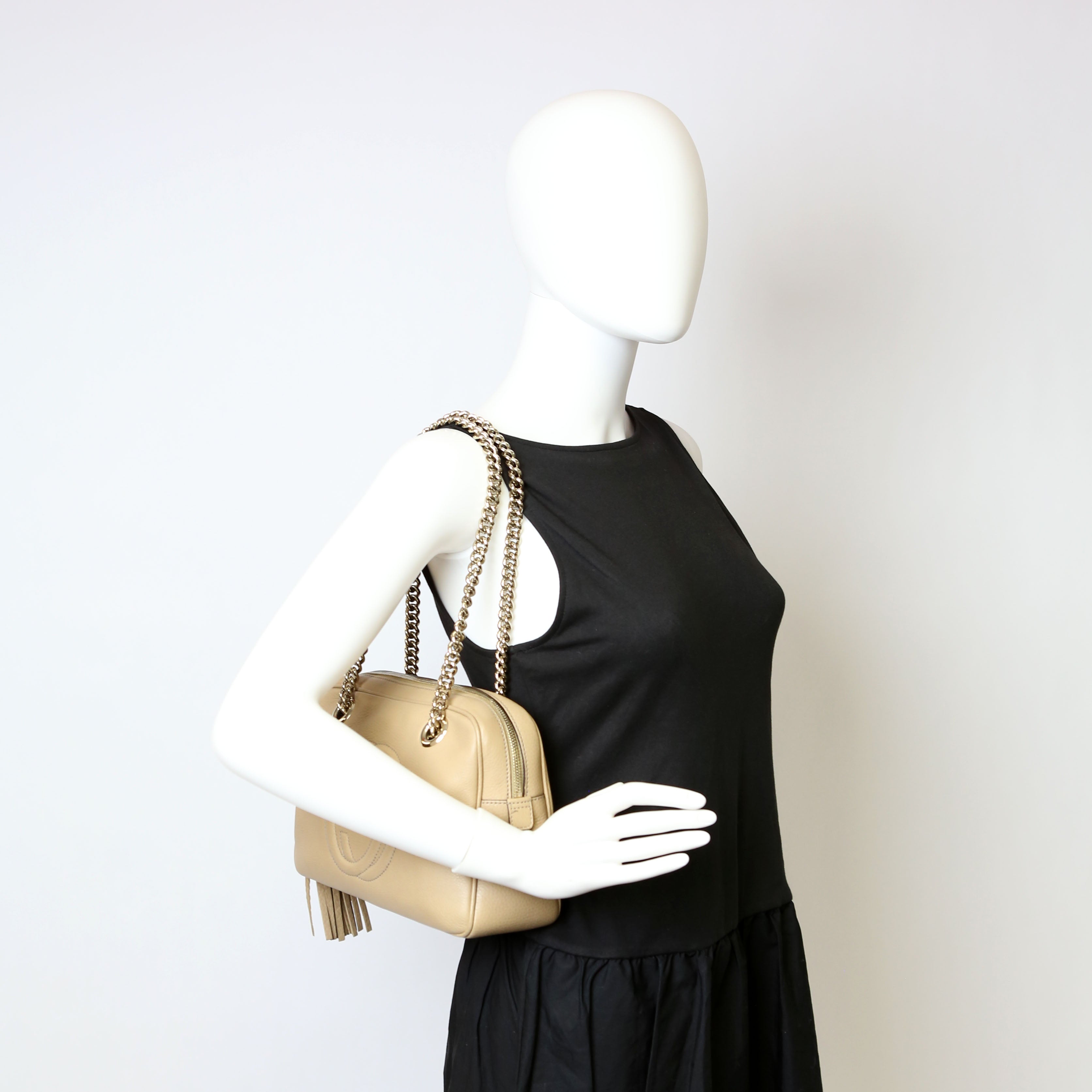 308983 Soho Chain Shoulder Bag Taupe