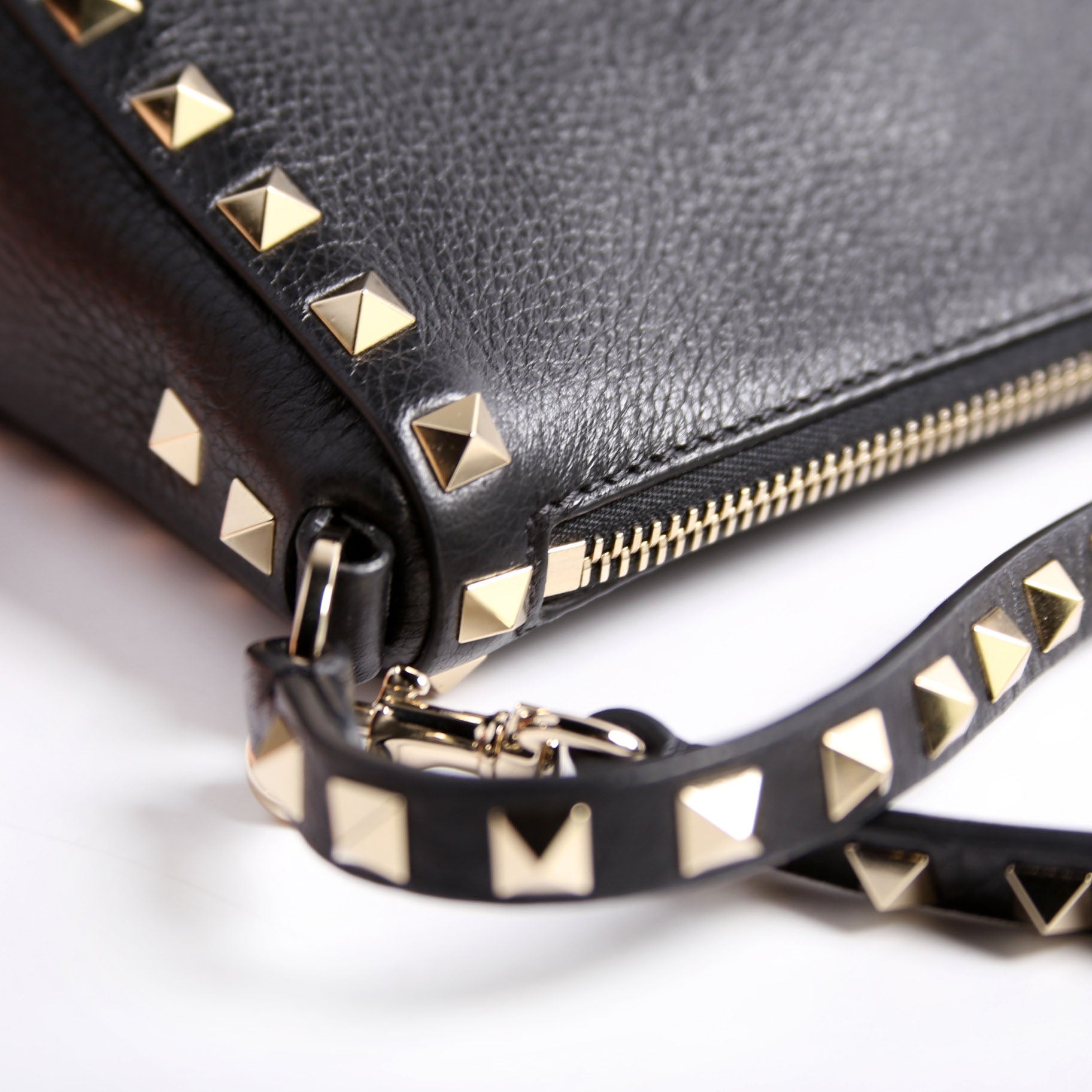 Rockstud Zip-Up Bag Black