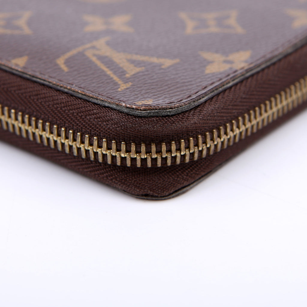 Zippy Wallet Monogram