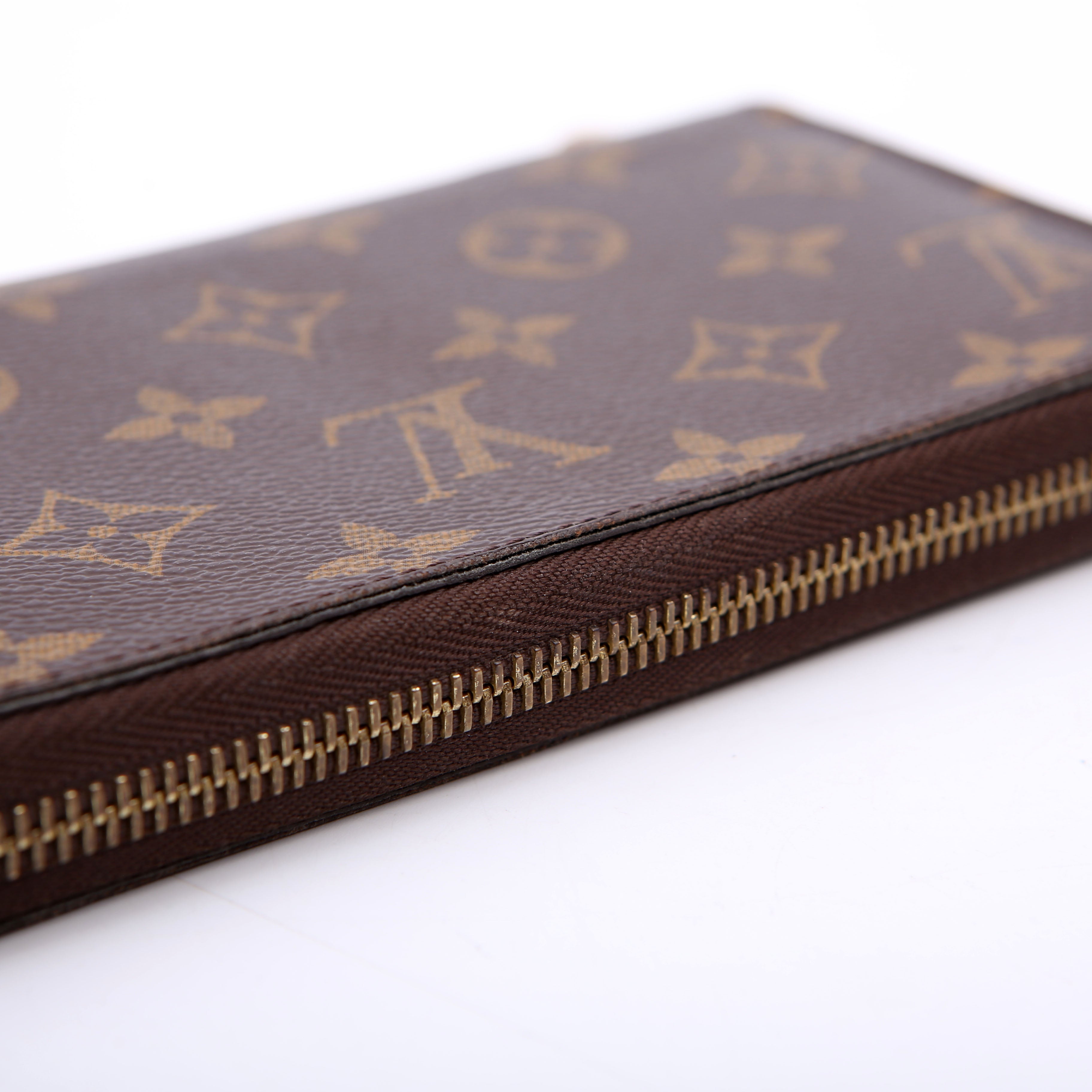 Zippy Wallet Monogram