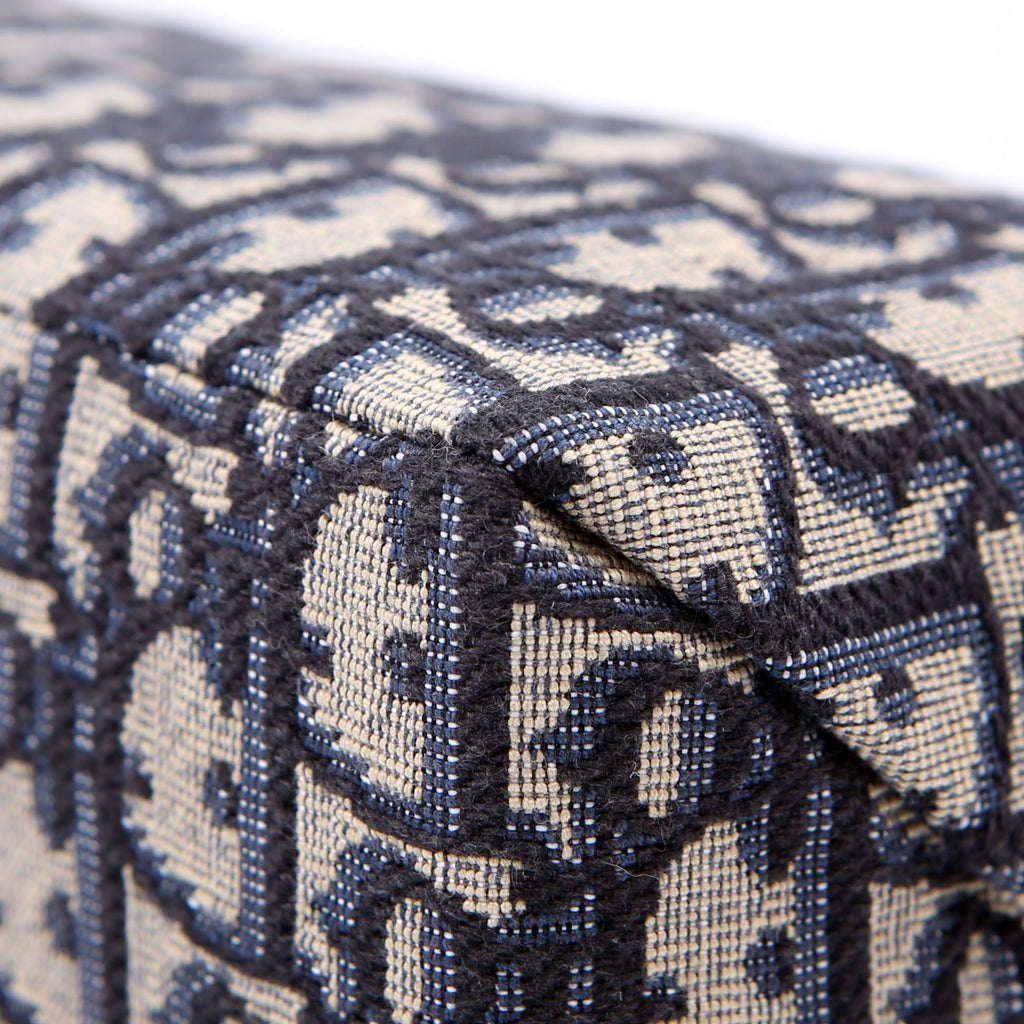 30 Montaigne Venus Pouch Oblique