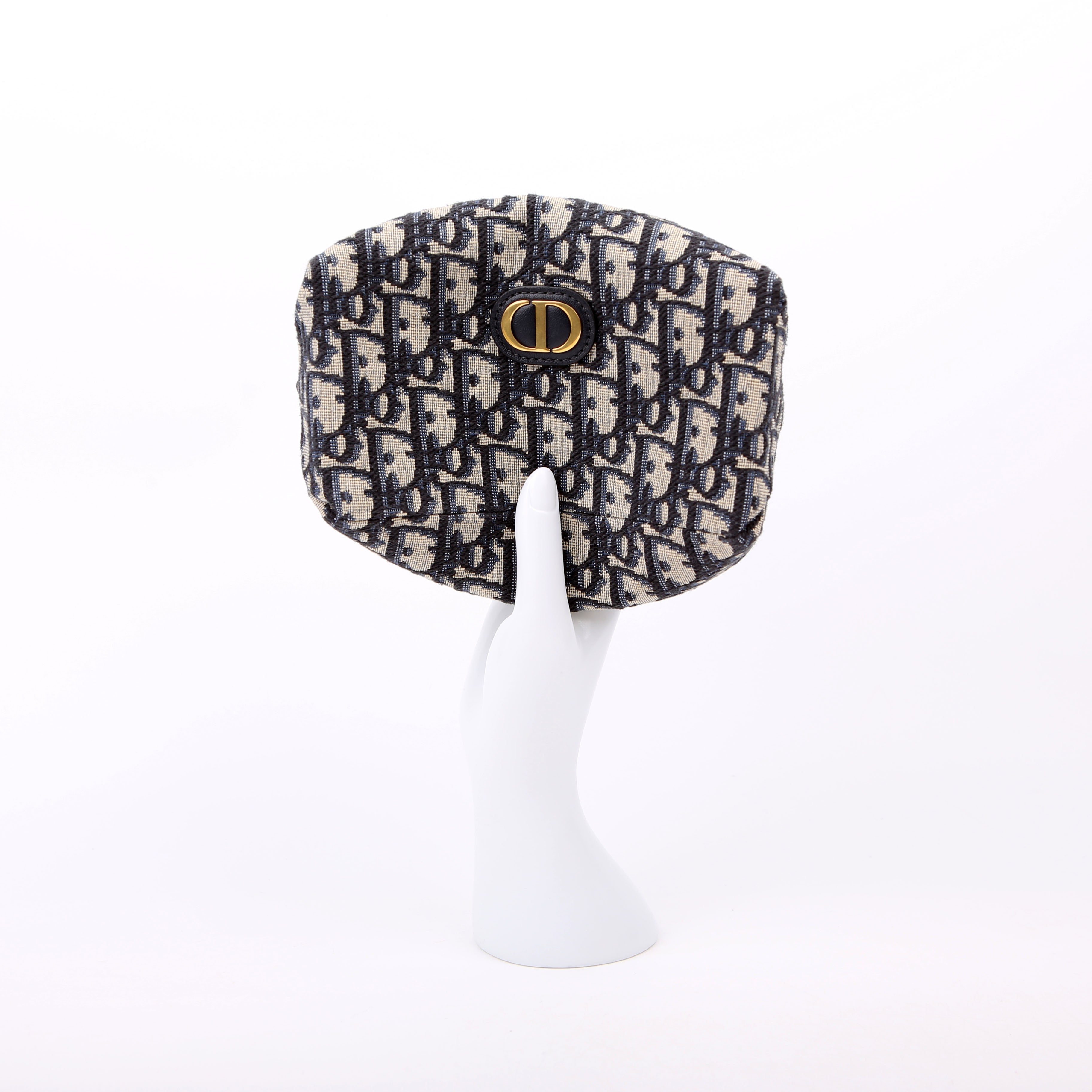 30 Montaigne Venus Pouch Oblique