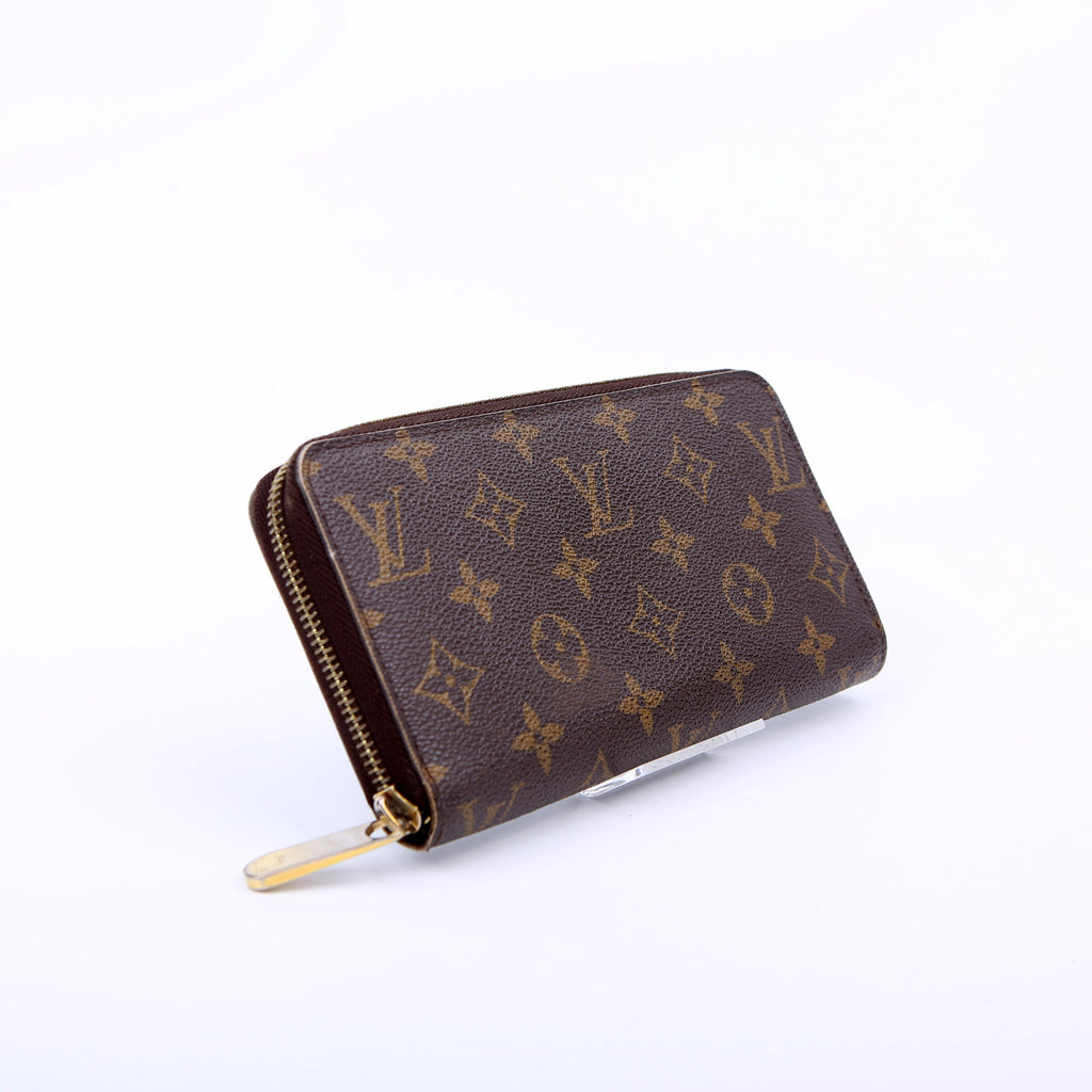 Zippy Wallet Monogram