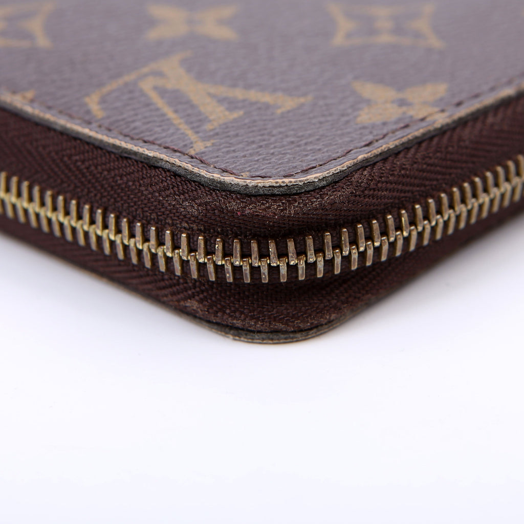 Zippy Wallet Monogram