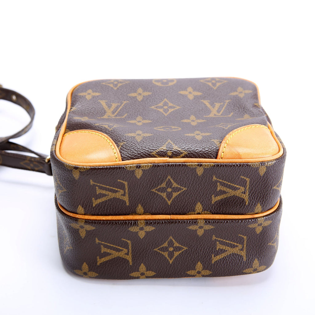 Amazone Monogram