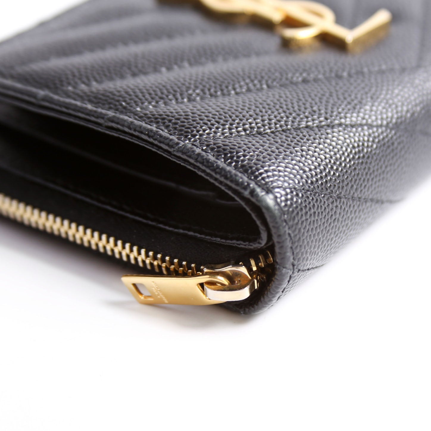 403723 Cassandre Grain De Poudre Compact Zip Around Wallet Black