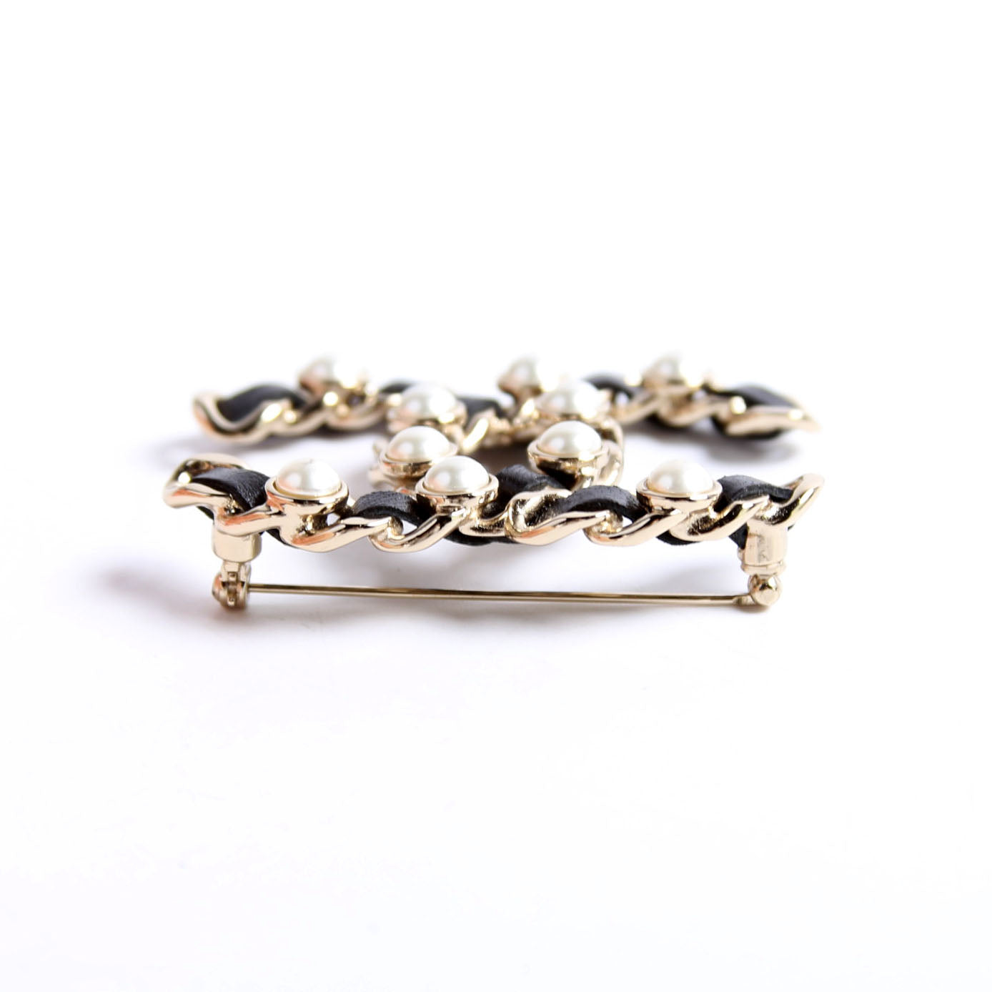 CC Pearl/Lambskin Brooch Gold/Black