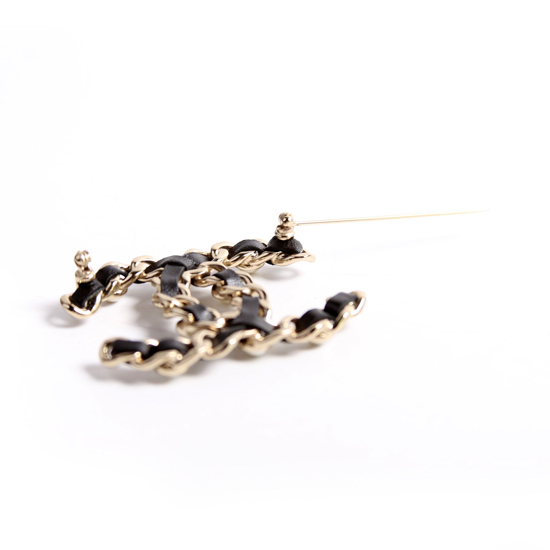 CC Pearl/Lambskin Brooch Gold/Black