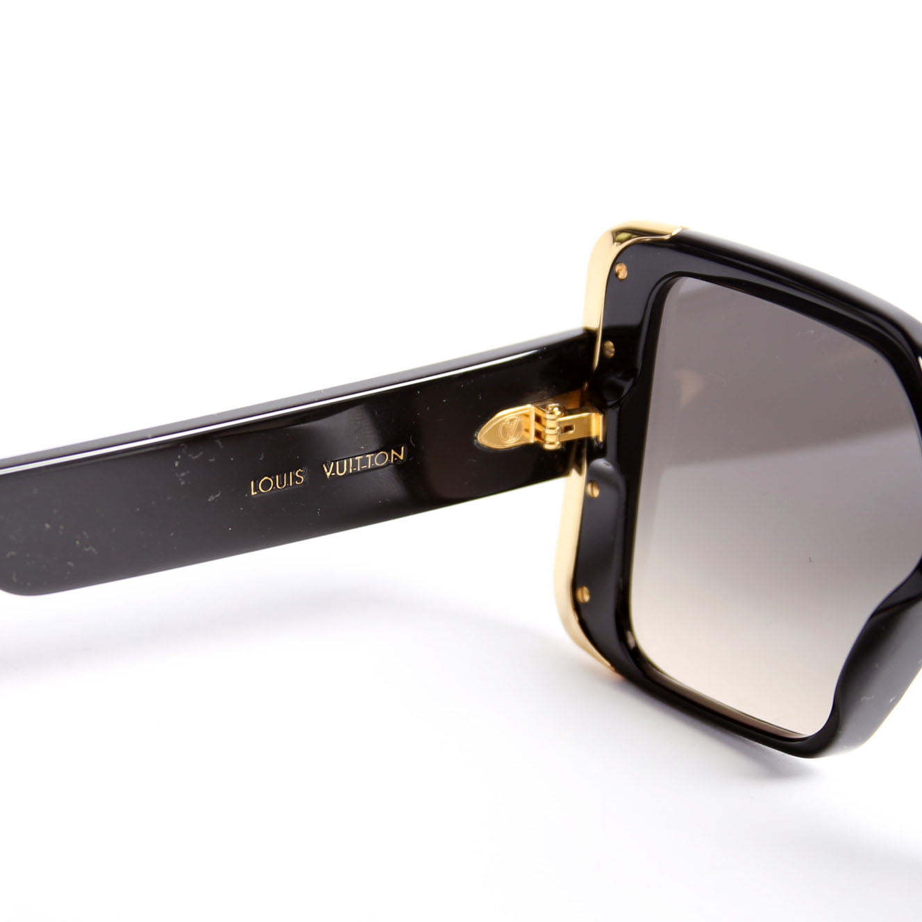 Z1664W Moon Square Sunglasses Black