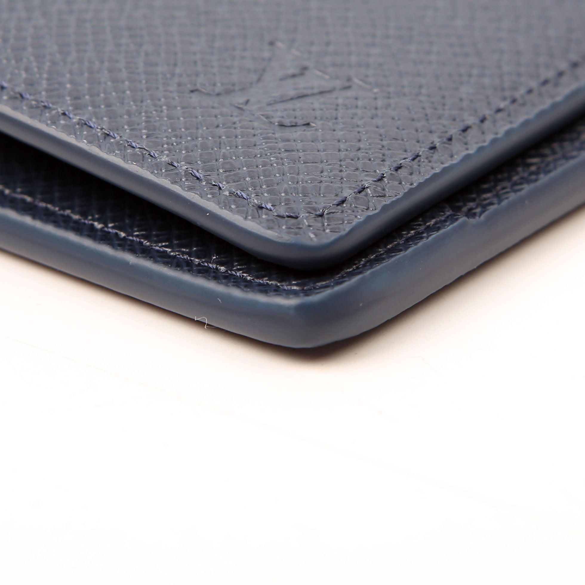 Multiple Wallet Taiga Leather Blue