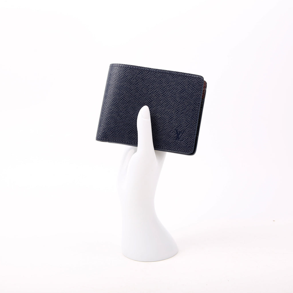 Multiple Wallet Taiga Leather Blue