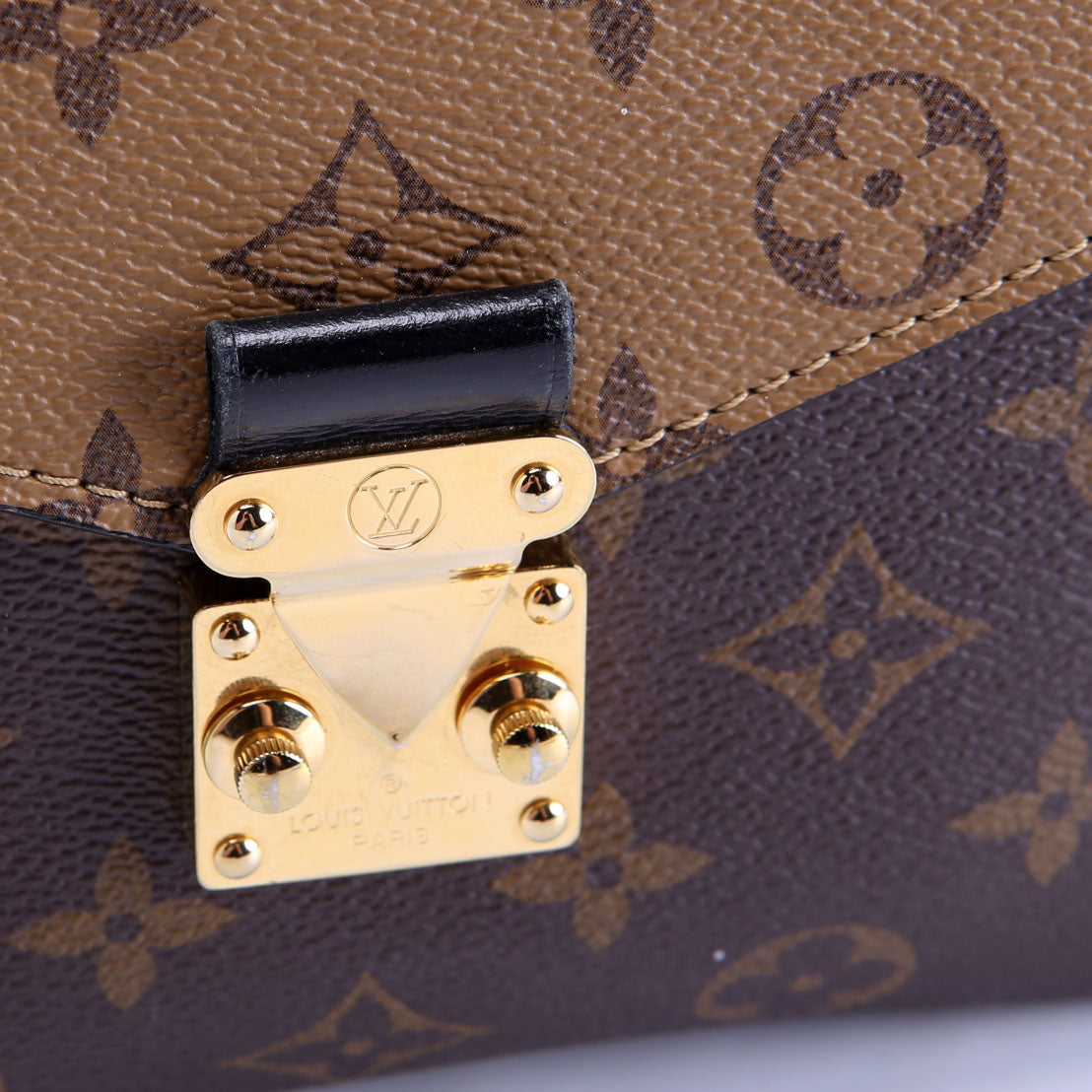 Pochette Metis Reversed Monogram