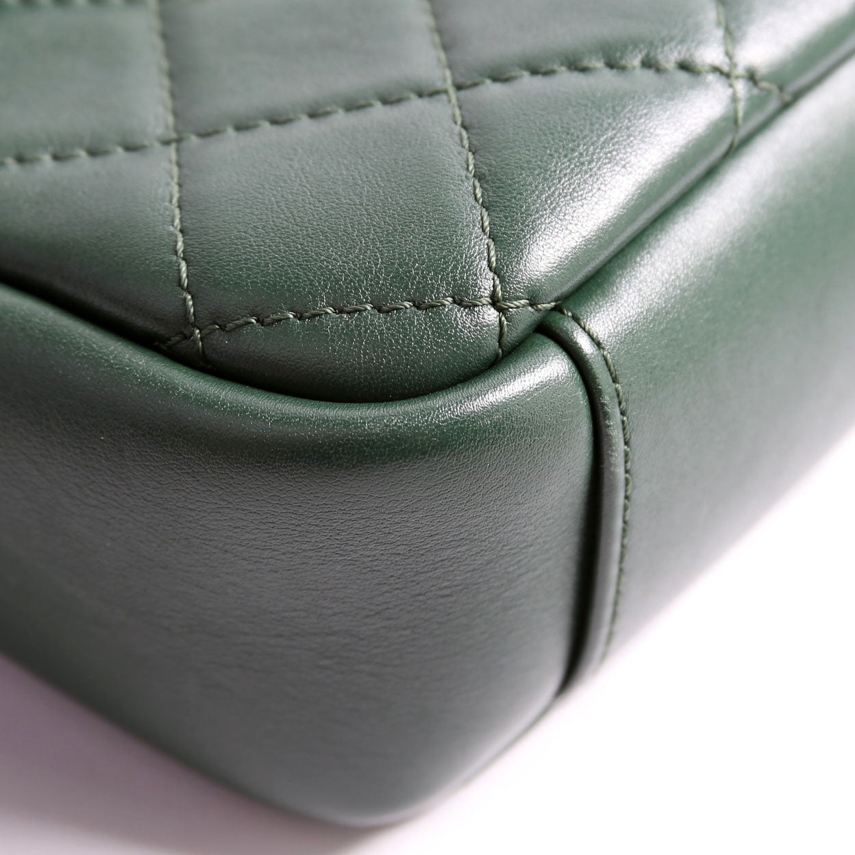 Buckle Camera Quilted Lambskin 26M Green