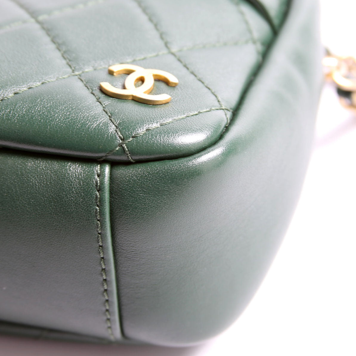 Buckle Camera Quilted Lambskin 26M Green