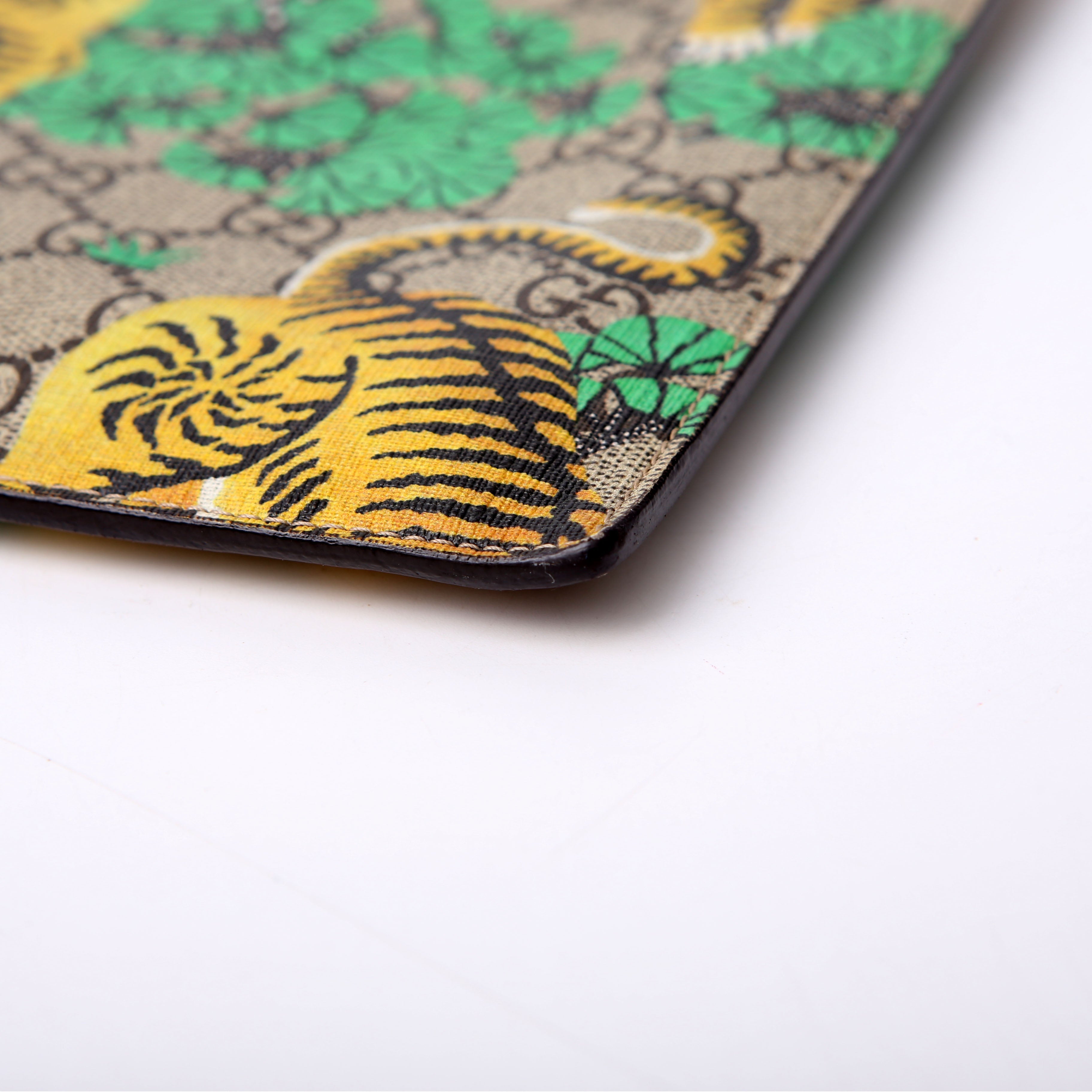 451473 GG Supreme Bengal Wristlet Green/Yellow
