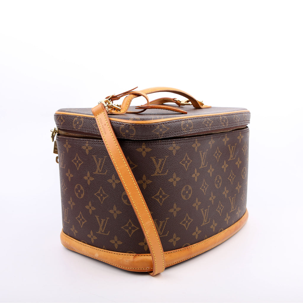 Nice Beauty Case With Strap Monogram