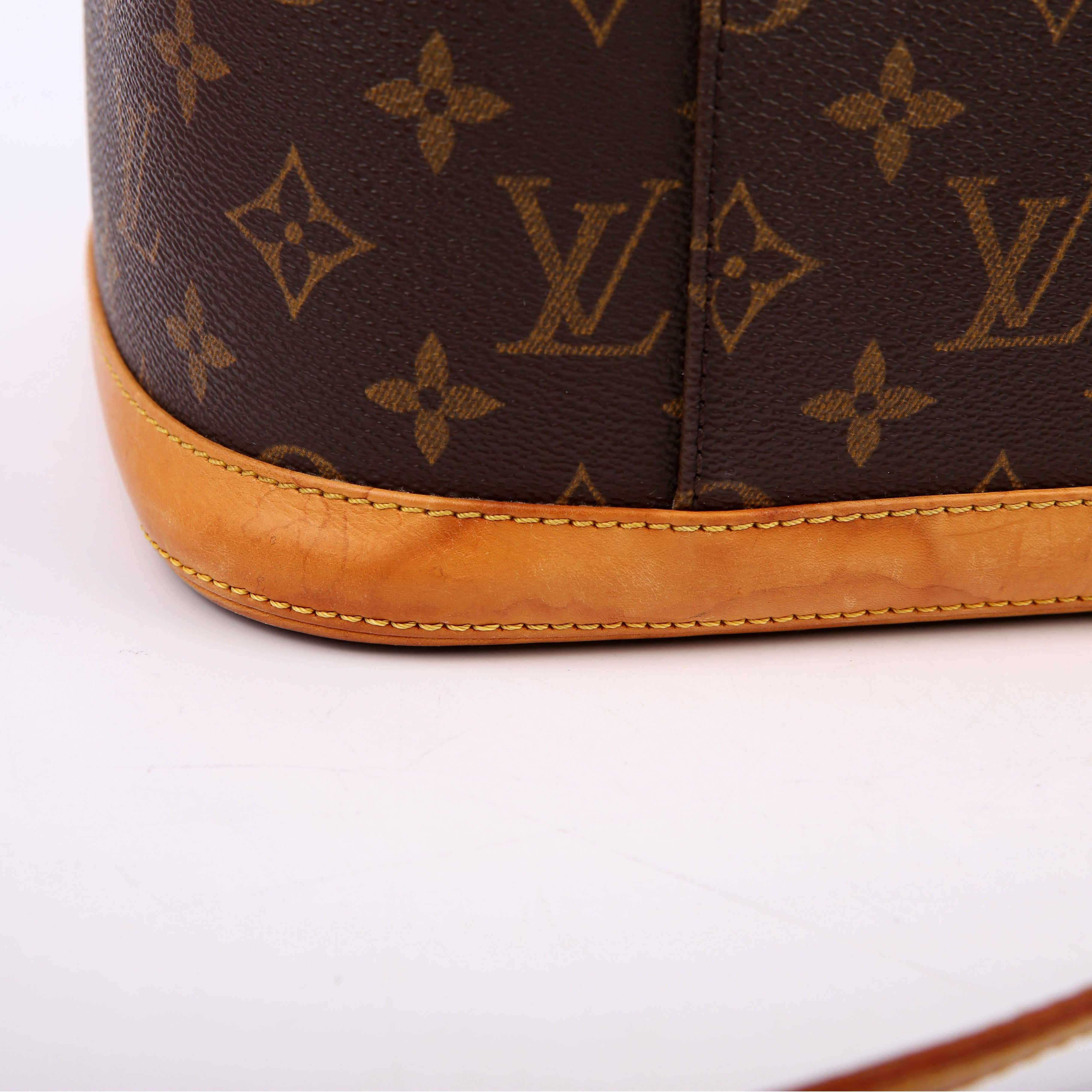 Nice Beauty Case With Strap Monogram