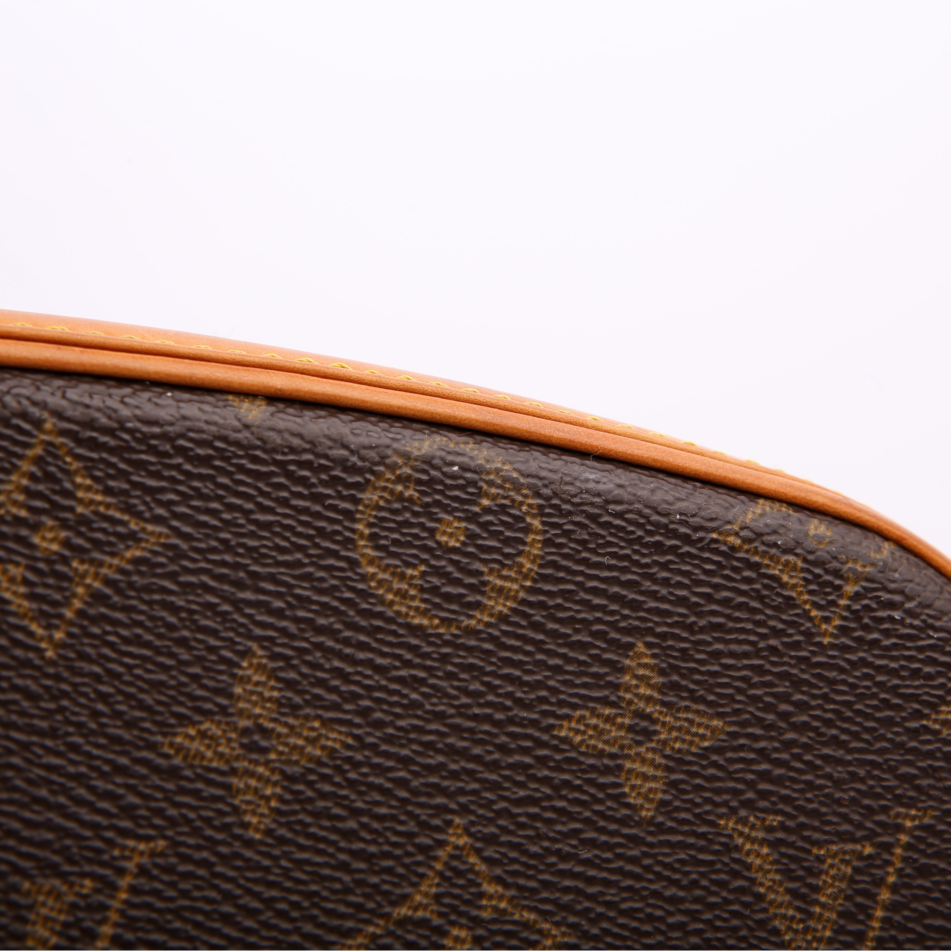 Nice Beauty Case With Strap Monogram