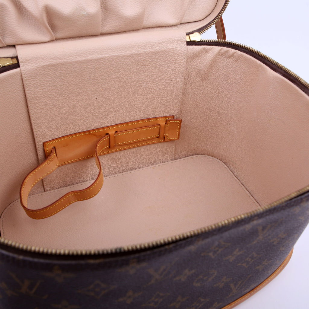 Nice Beauty Case With Strap Monogram