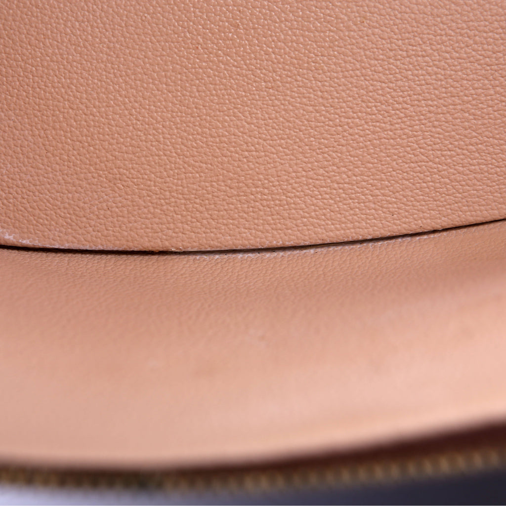 Nice Beauty Case With Strap Monogram