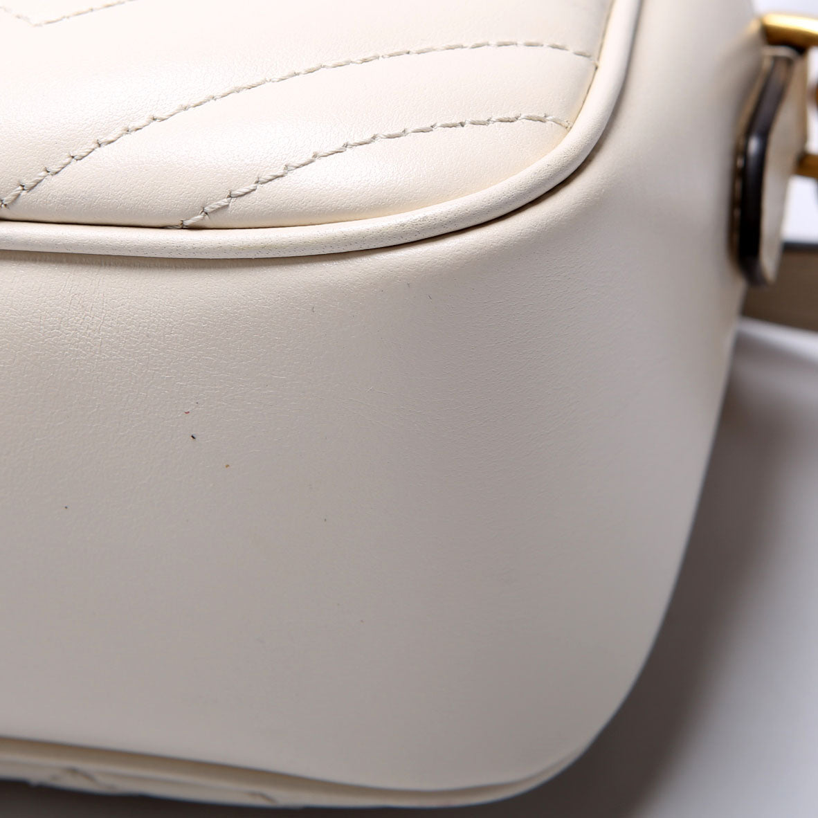 447632 Marmont Small Leather Camera White/Gold