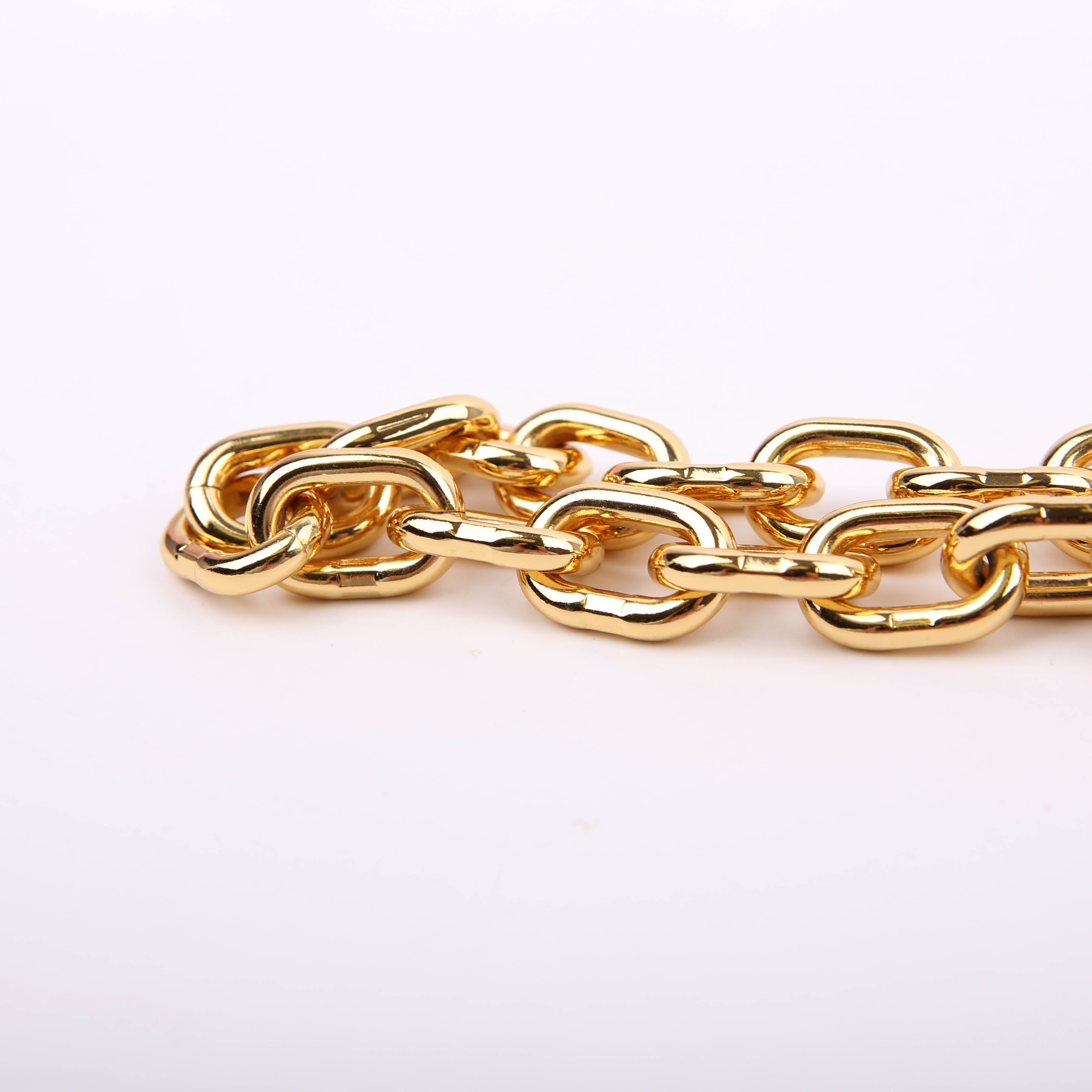 Loop Hobo Metal Chain Strap Gold